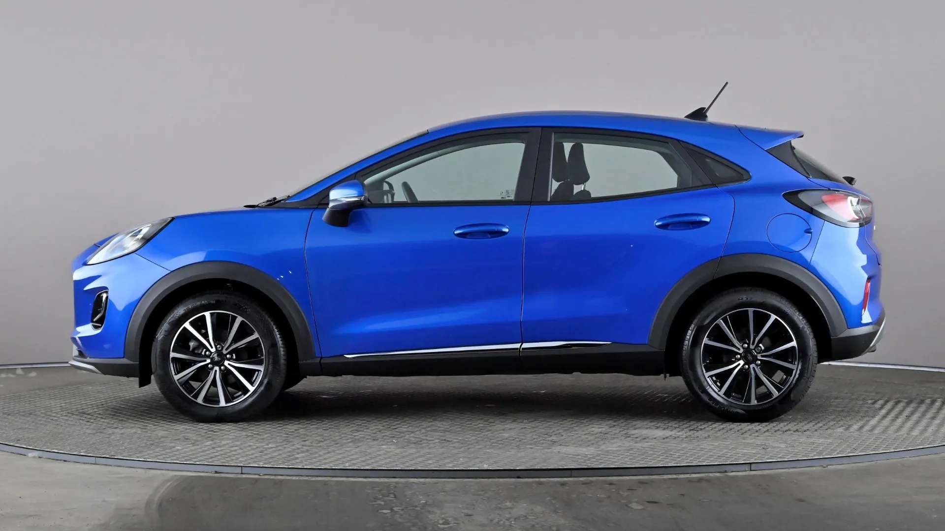 A 2023 FORD PUMA 1.0 EcoBoost Hybrid mHEV Titanium A 2023 FORD PUMA 1.0 EcoBoost Hybrid mHEV Titanium