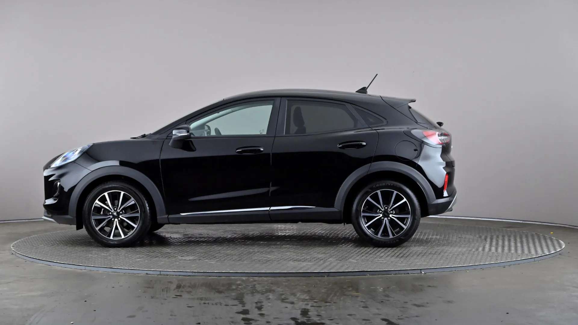 A 2023 FORD PUMA 1.0 EcoBoost Hybrid mHEV Titanium A 2023 FORD PUMA 1.0 EcoBoost Hybrid mHEV Titanium