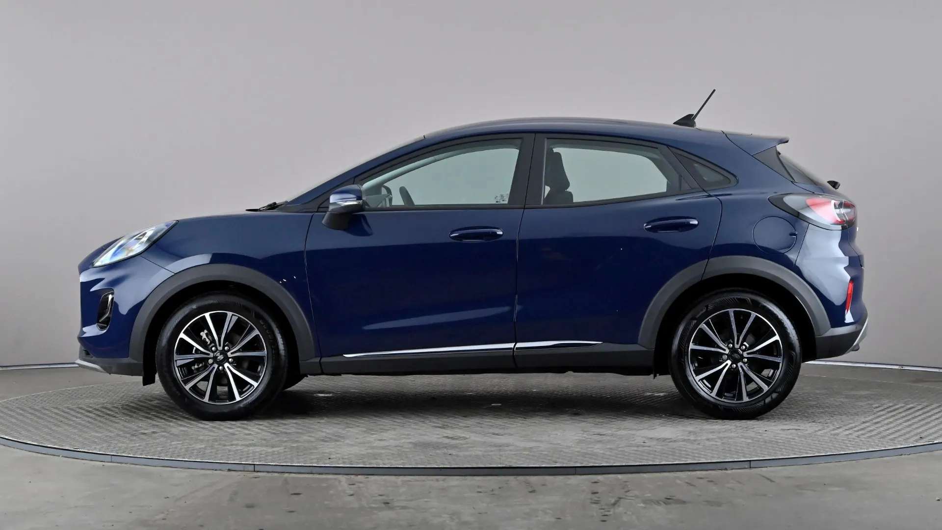 A 2022 FORD PUMA 1.0 EcoBoost Hybrid mHEV Titanium A 2022 FORD PUMA 1.0 EcoBoost Hybrid mHEV Titanium