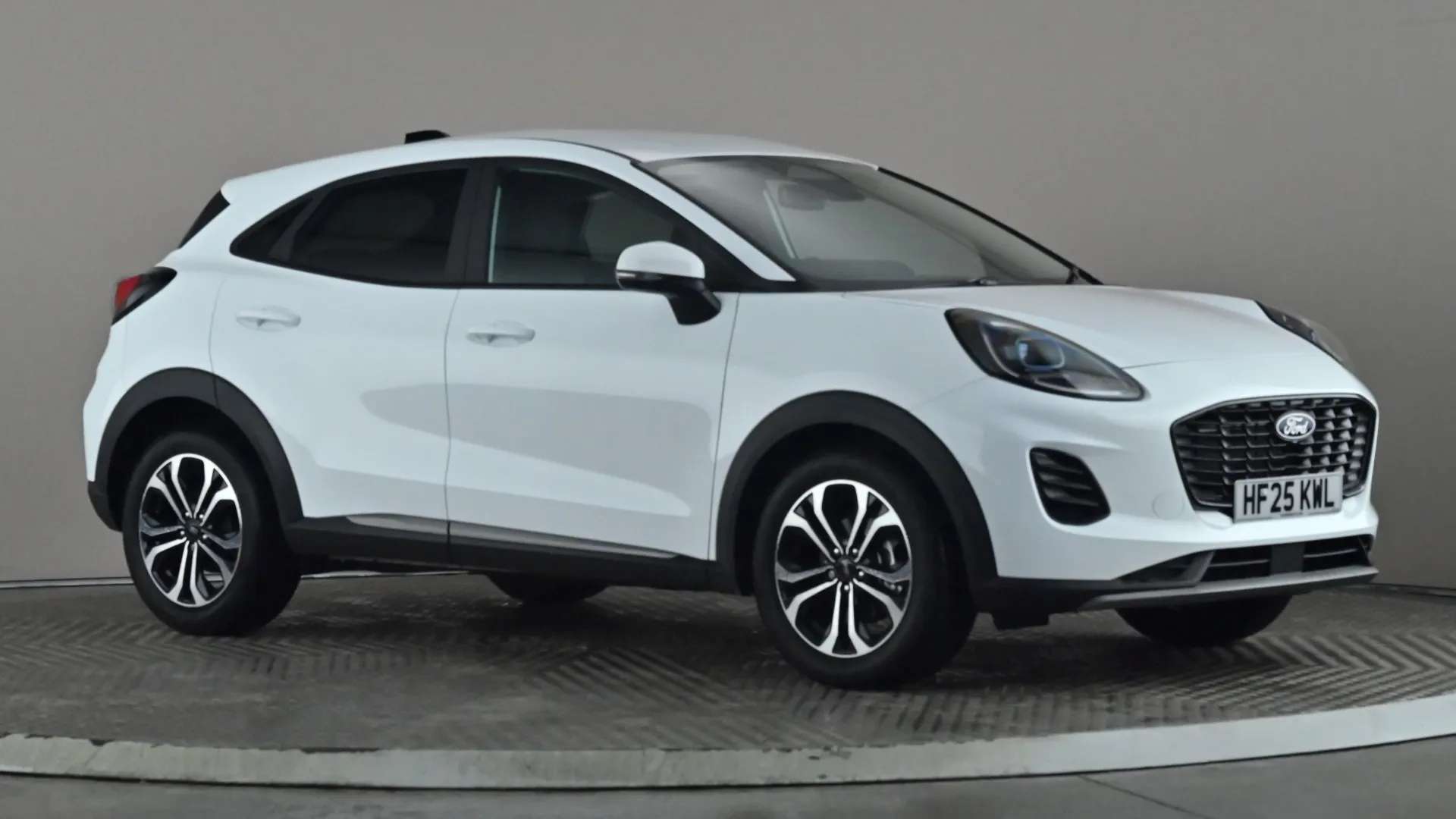 A 2025 FORD PUMA 1.0 EcoBoost Hybrid mHEV Titanium A 2025 FORD PUMA 1.0 EcoBoost Hybrid mHEV Titanium