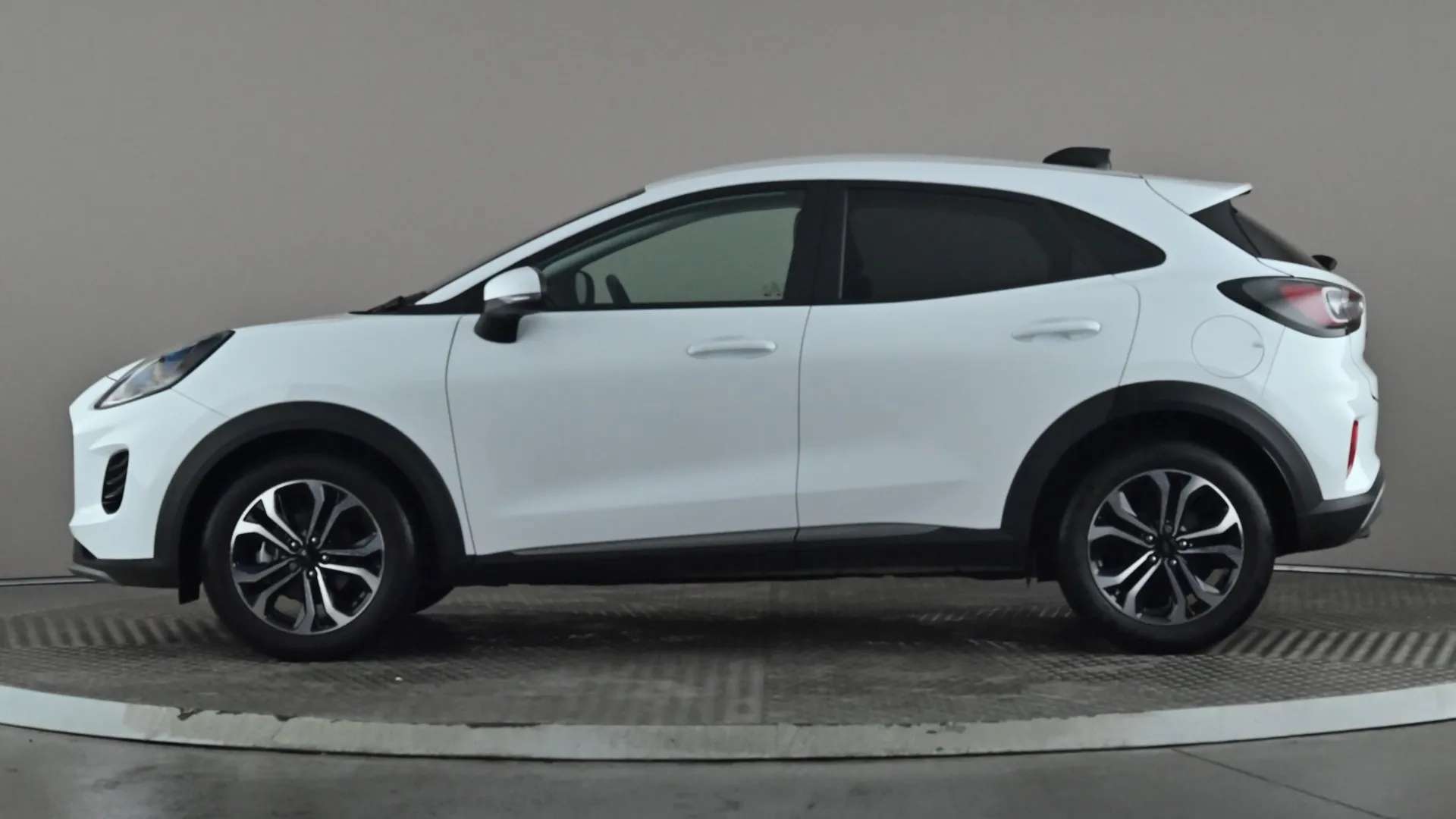 A 2025 FORD PUMA 1.0 EcoBoost Hybrid mHEV Titanium A 2025 FORD PUMA 1.0 EcoBoost Hybrid mHEV Titanium