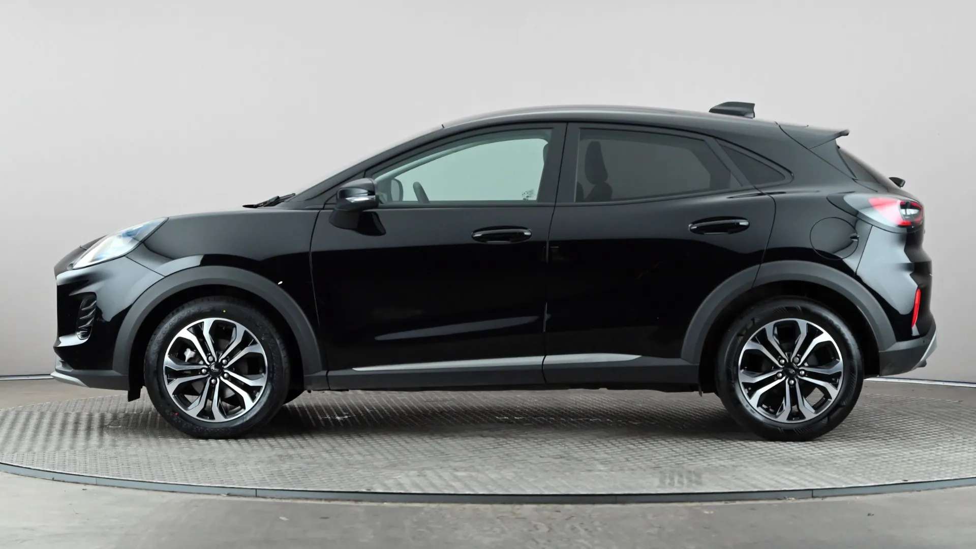 A 2025 FORD PUMA 1.0 EcoBoost Hybrid mHEV Titanium A 2025 FORD PUMA 1.0 EcoBoost Hybrid mHEV Titanium