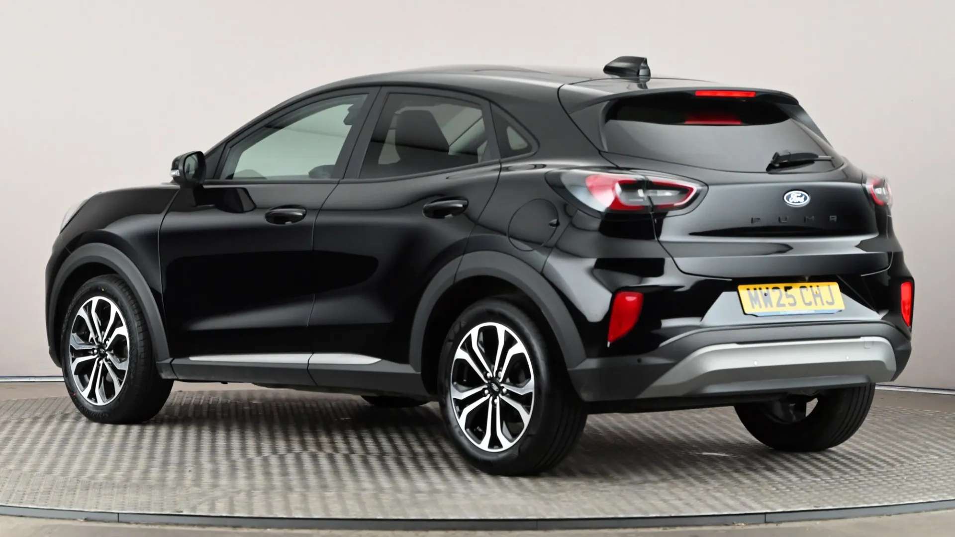 A 2025 FORD PUMA 1.0 EcoBoost Hybrid mHEV Titanium A 2025 FORD PUMA 1.0 EcoBoost Hybrid mHEV Titanium