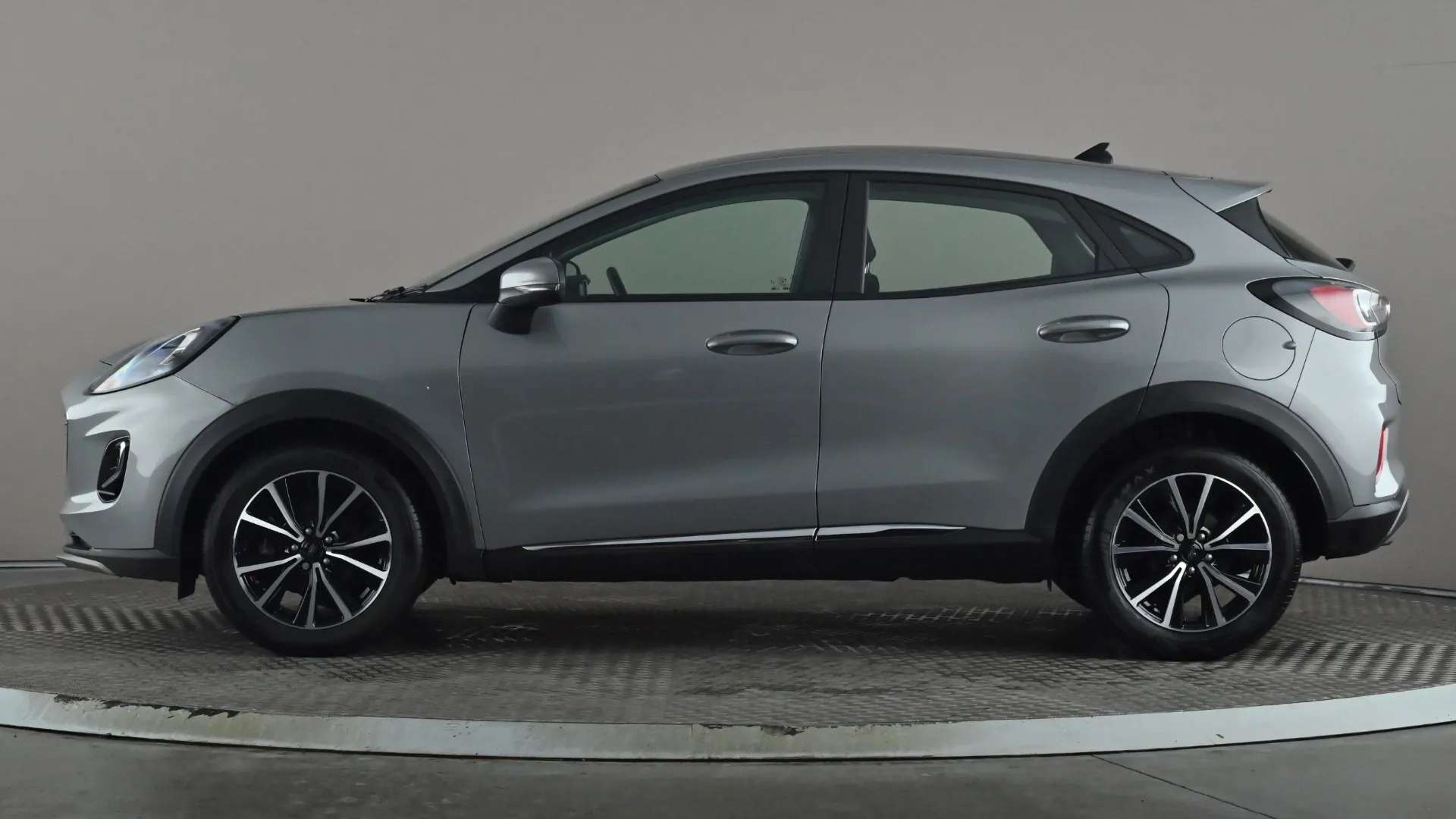 A 2023 FORD PUMA 1.0 EcoBoost Hybrid mHEV Titanium A 2023 FORD PUMA 1.0 EcoBoost Hybrid mHEV Titanium