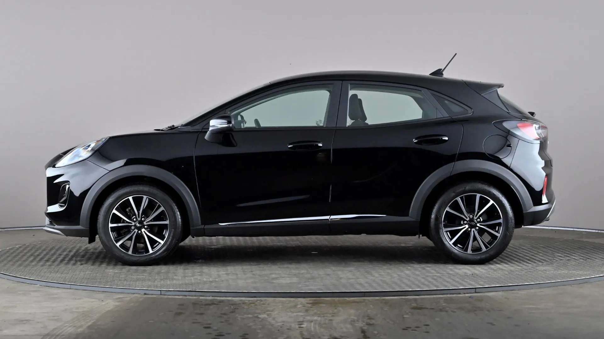 A 2024 FORD PUMA 1.0 EcoBoost Hybrid mHEV Titanium A 2024 FORD PUMA 1.0 EcoBoost Hybrid mHEV Titanium