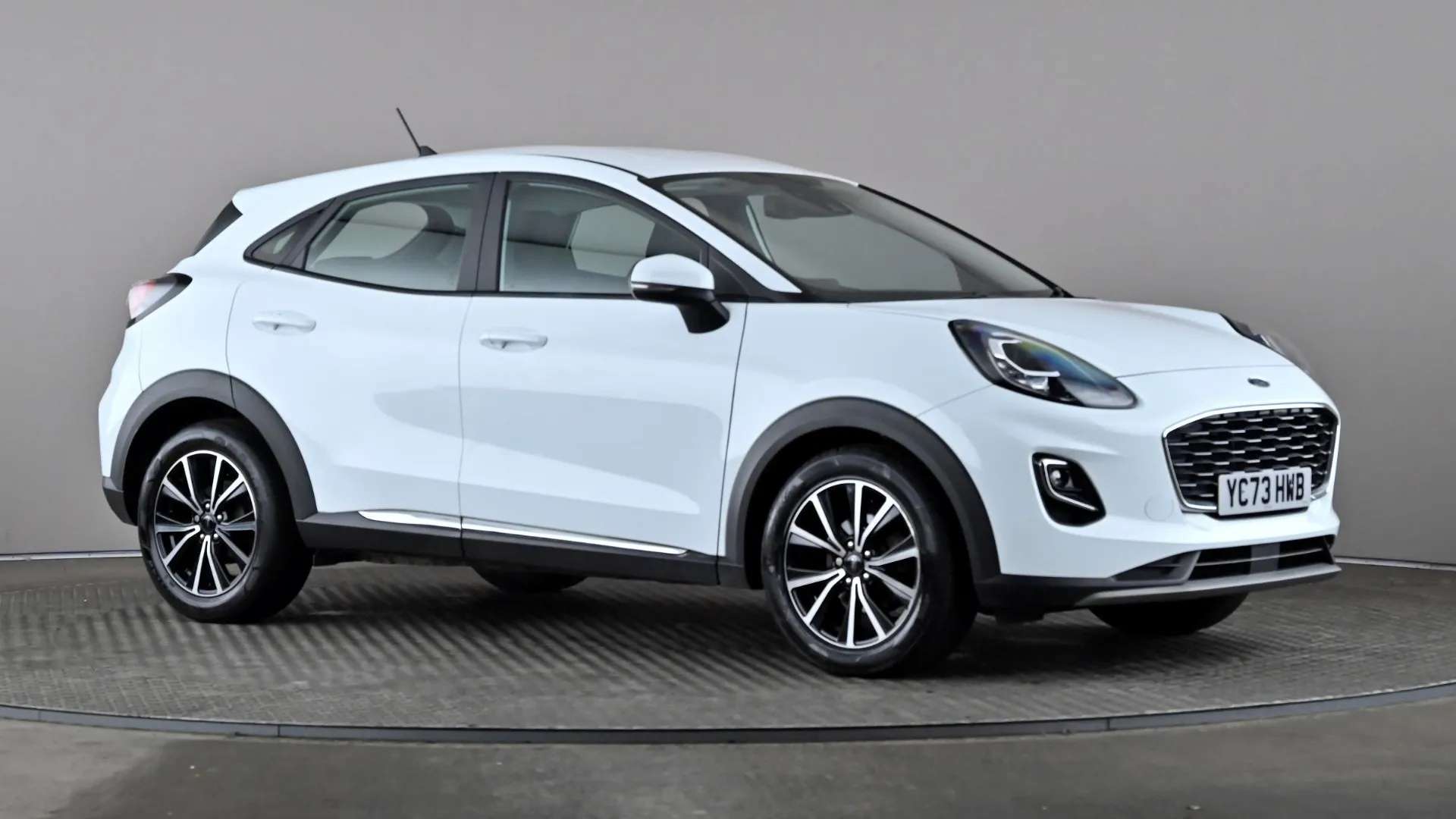 A 2024 FORD PUMA 1.0 EcoBoost Hybrid mHEV Titanium A 2024 FORD PUMA 1.0 EcoBoost Hybrid mHEV Titanium