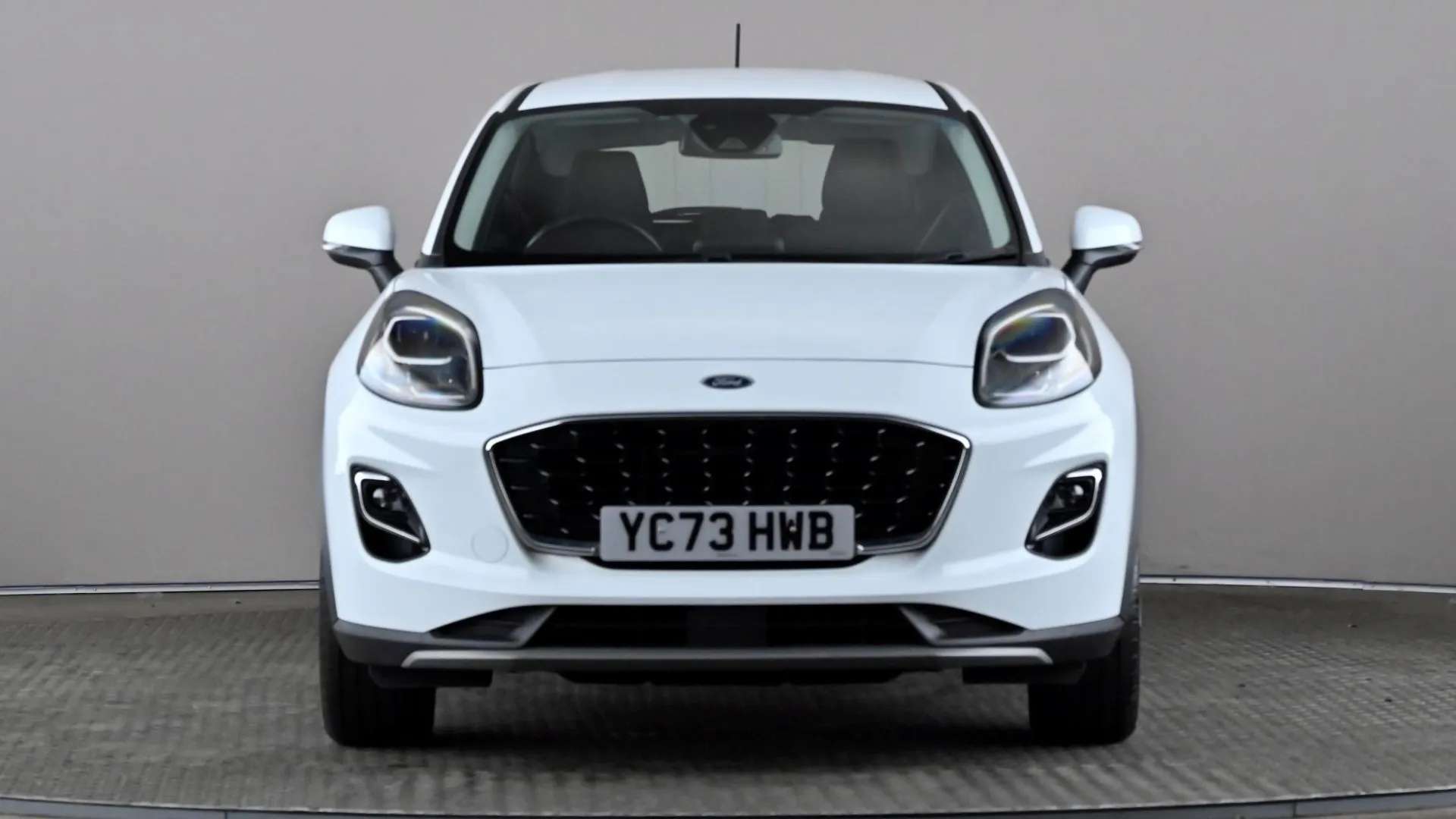 A 2024 FORD PUMA 1.0 EcoBoost Hybrid mHEV Titanium A 2024 FORD PUMA 1.0 EcoBoost Hybrid mHEV Titanium