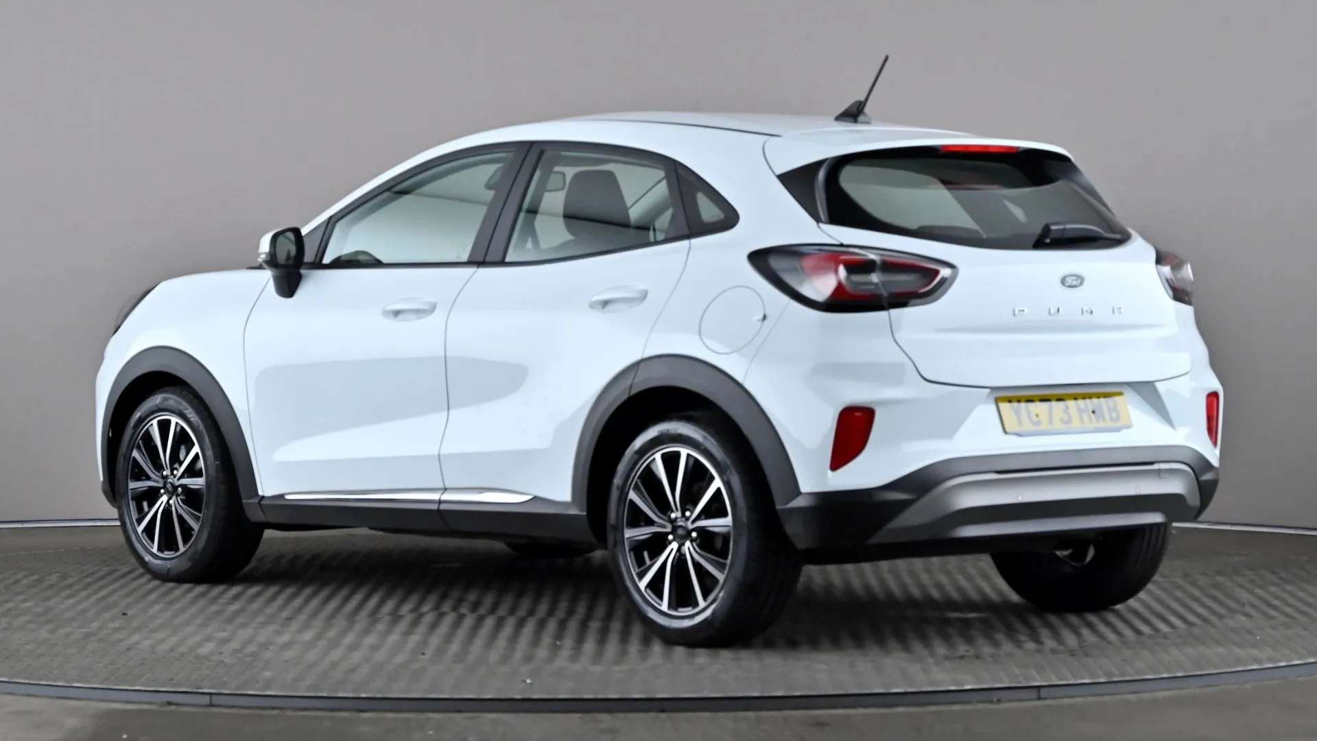 A 2024 FORD PUMA 1.0 EcoBoost Hybrid mHEV Titanium A 2024 FORD PUMA 1.0 EcoBoost Hybrid mHEV Titanium