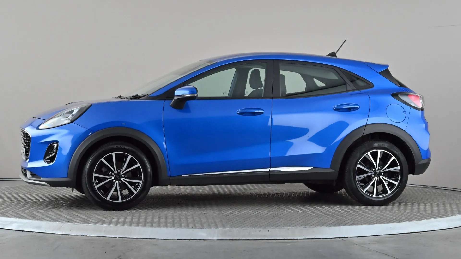 A 2023 FORD PUMA 1.0 EcoBoost Hybrid mHEV Titanium A 2023 FORD PUMA 1.0 EcoBoost Hybrid mHEV Titanium