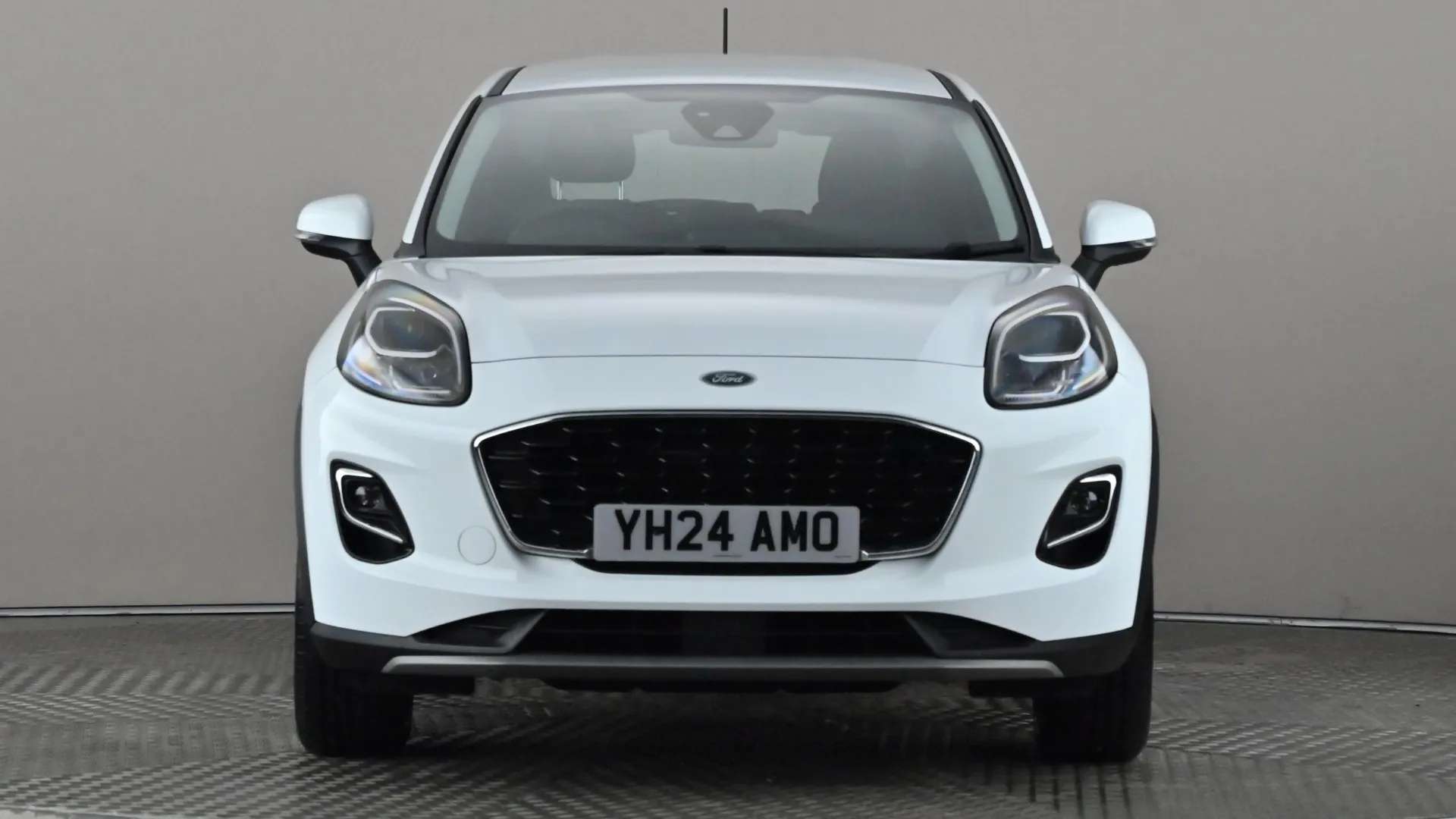 A 2024 FORD PUMA 1.0 EcoBoost Hybrid mHEV Titanium A 2024 FORD PUMA 1.0 EcoBoost Hybrid mHEV Titanium