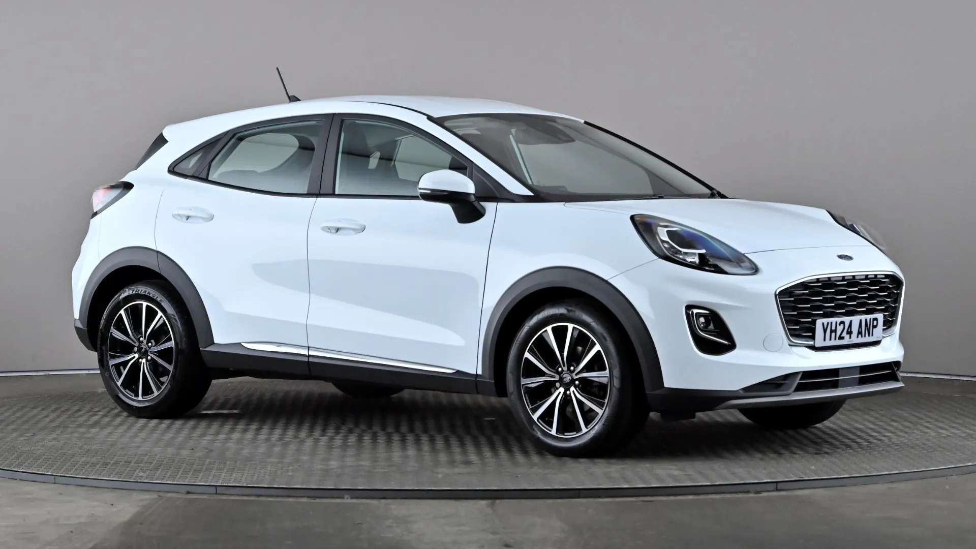 A 2024 FORD PUMA 1.0 EcoBoost Hybrid mHEV Titanium A 2024 FORD PUMA 1.0 EcoBoost Hybrid mHEV Titanium