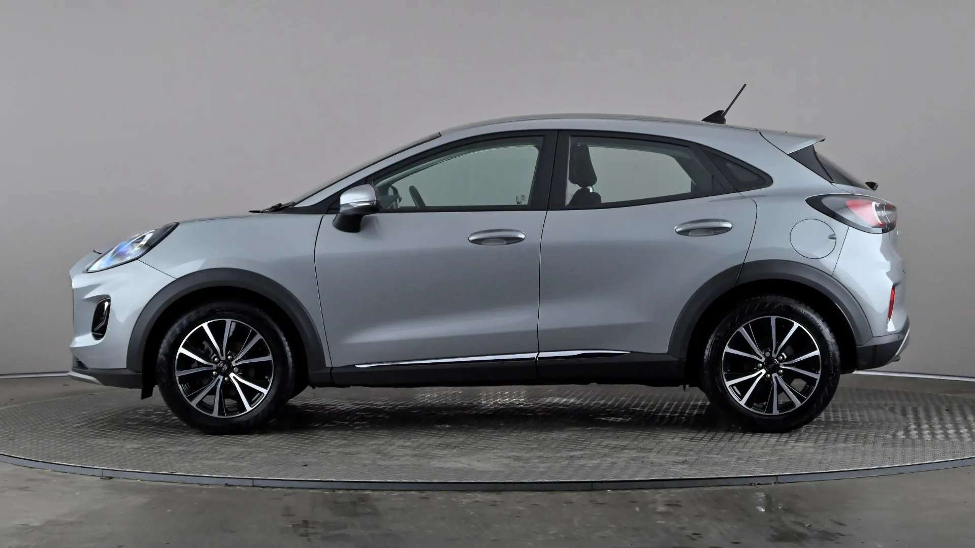 A 2021 FORD PUMA 1.0 EcoBoost Hybrid mHEV Titanium A 2021 FORD PUMA 1.0 EcoBoost Hybrid mHEV Titanium