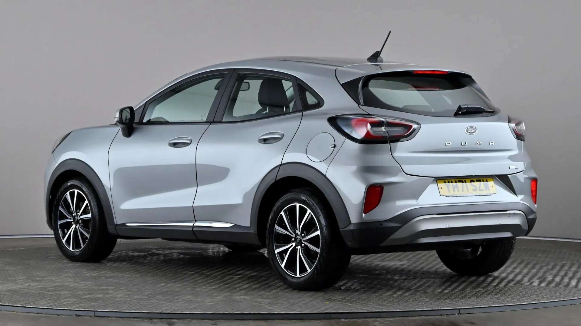 A 2021 FORD PUMA 1.0 EcoBoost Hybrid mHEV Titanium A 2021 FORD PUMA 1.0 EcoBoost Hybrid mHEV Titanium