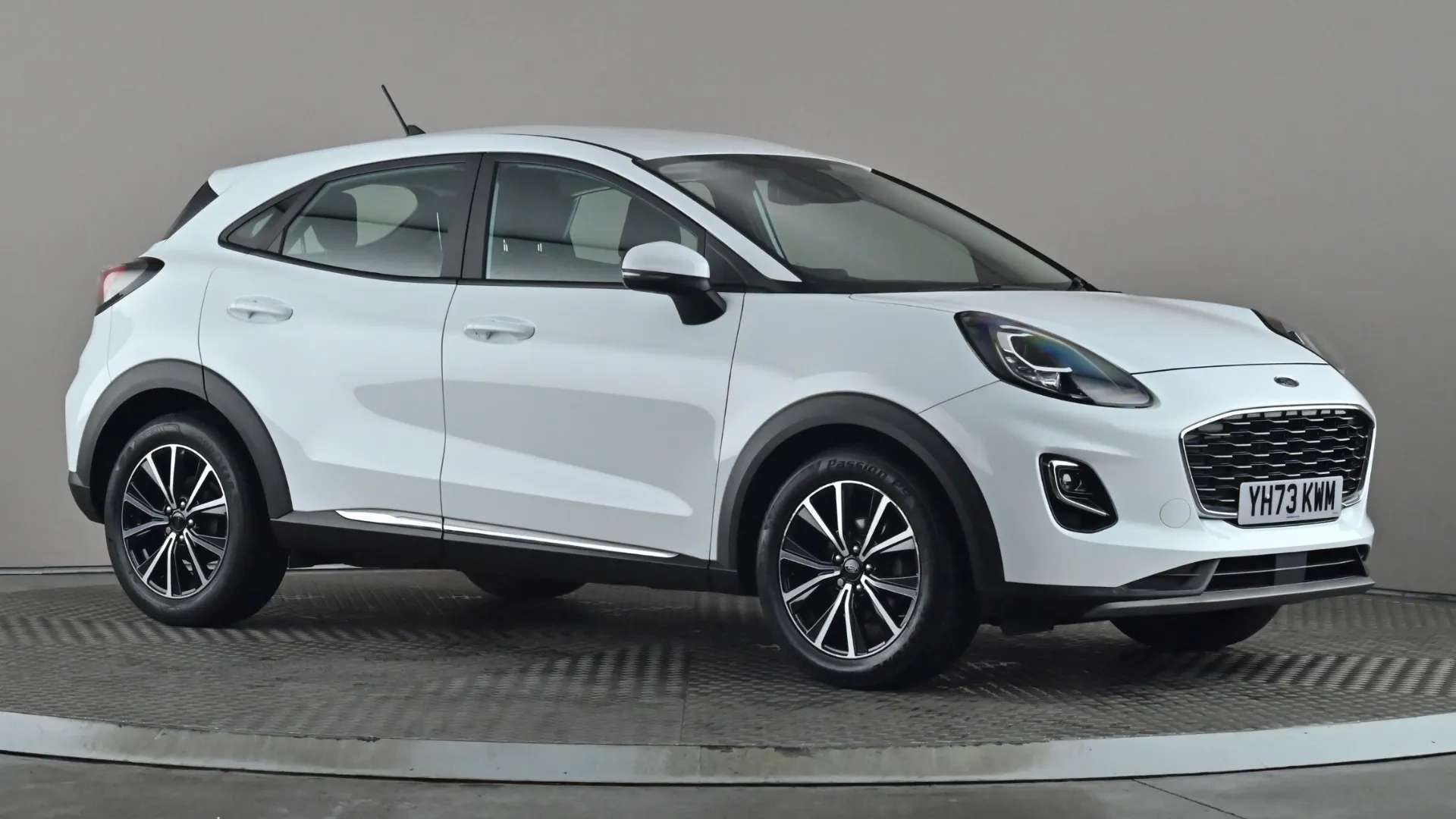 A 2023 FORD PUMA 1.0 EcoBoost Hybrid mHEV Titanium A 2023 FORD PUMA 1.0 EcoBoost Hybrid mHEV Titanium