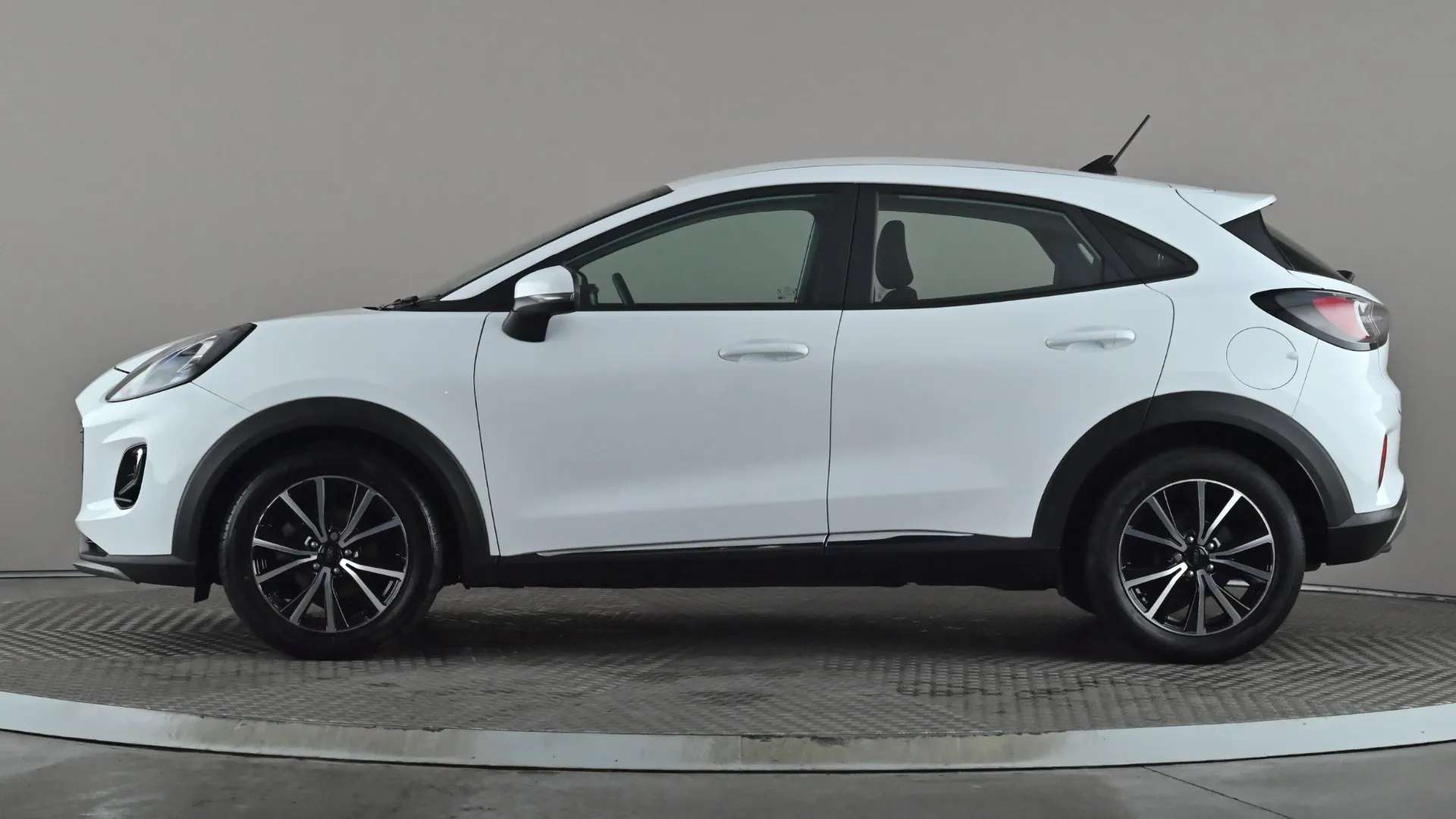 A 2023 FORD PUMA 1.0 EcoBoost Hybrid mHEV Titanium A 2023 FORD PUMA 1.0 EcoBoost Hybrid mHEV Titanium