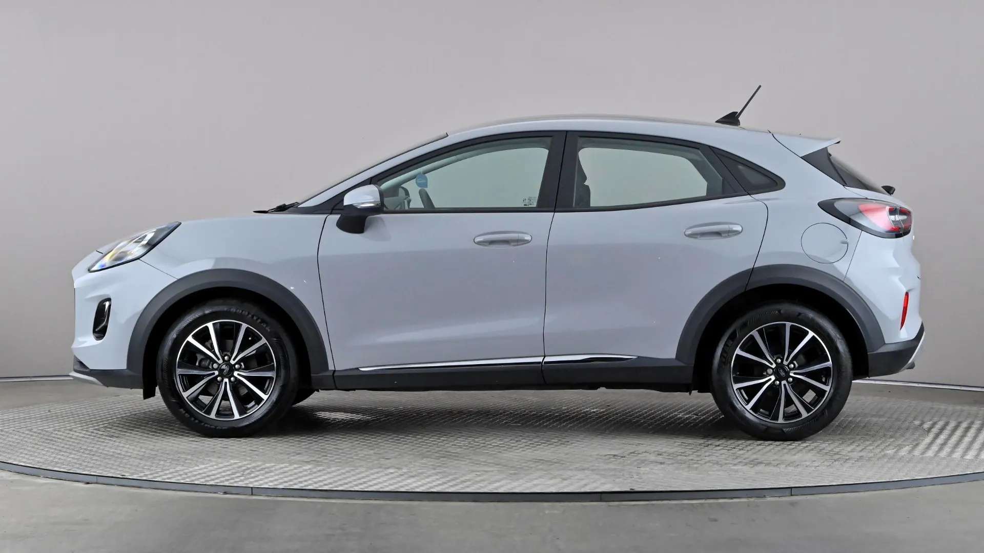 A 2023 FORD PUMA 1.0 EcoBoost Hybrid mHEV Titanium A 2023 FORD PUMA 1.0 EcoBoost Hybrid mHEV Titanium