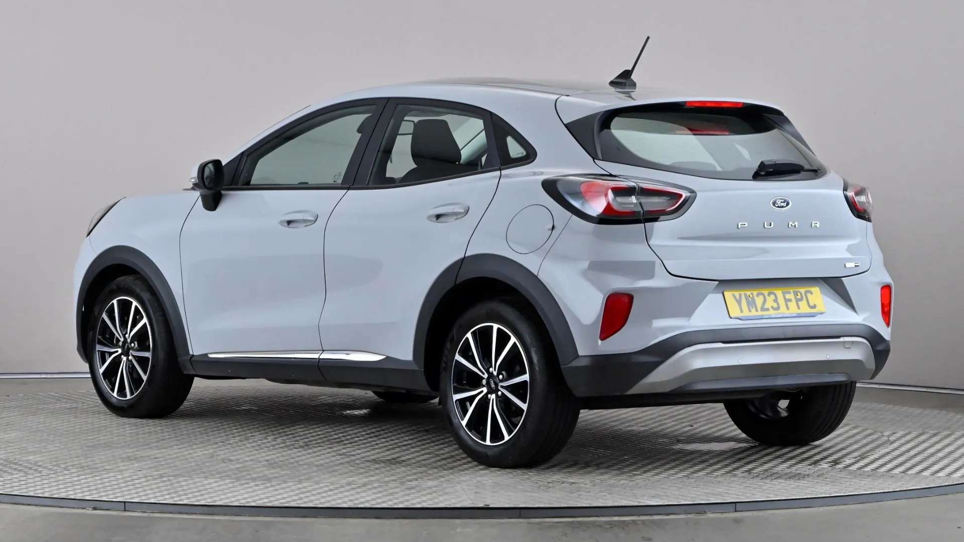 A 2023 FORD PUMA 1.0 EcoBoost Hybrid mHEV Titanium A 2023 FORD PUMA 1.0 EcoBoost Hybrid mHEV Titanium
