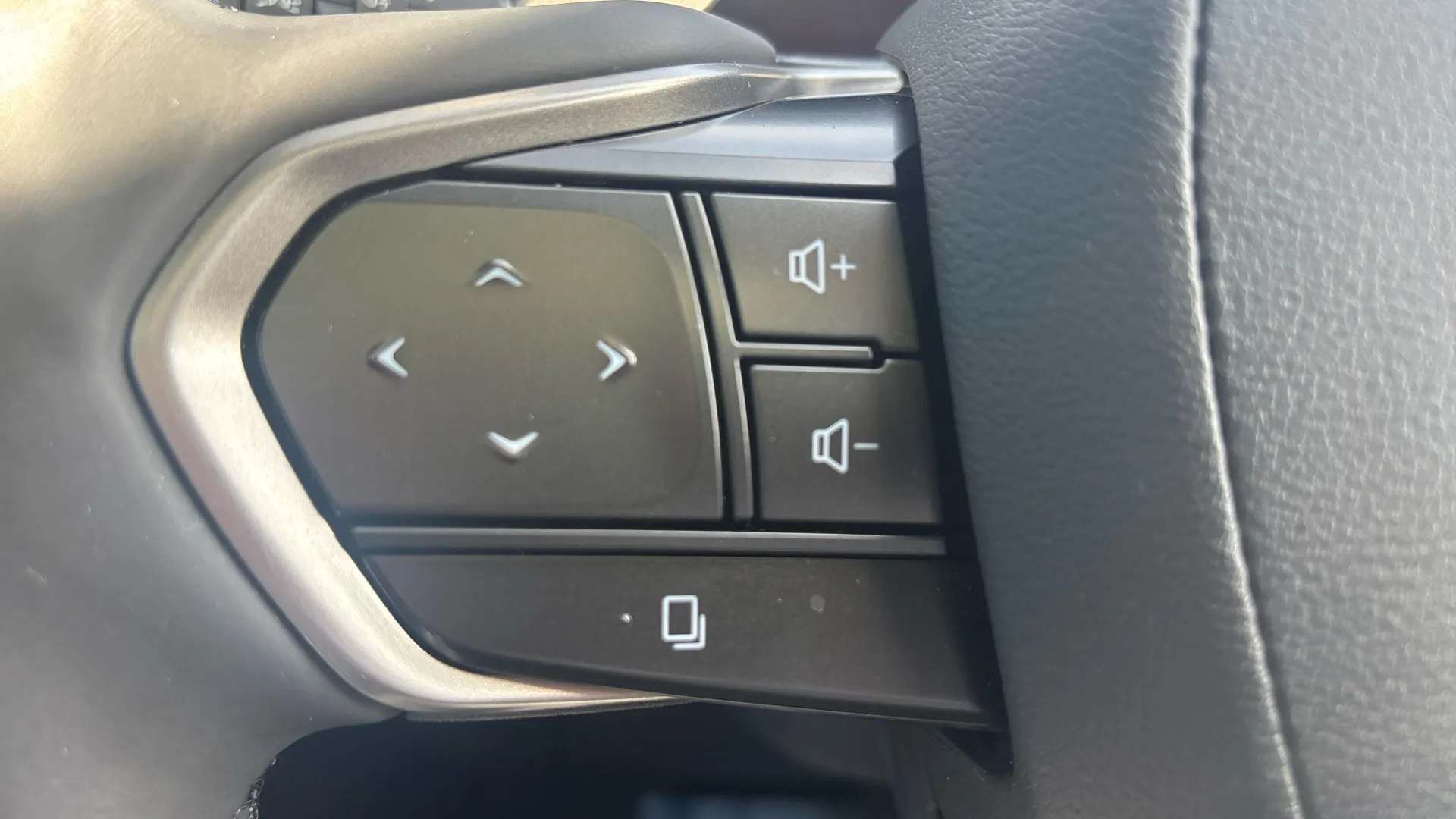 2024 LEXUS RZ 2024 LEXUS RZ