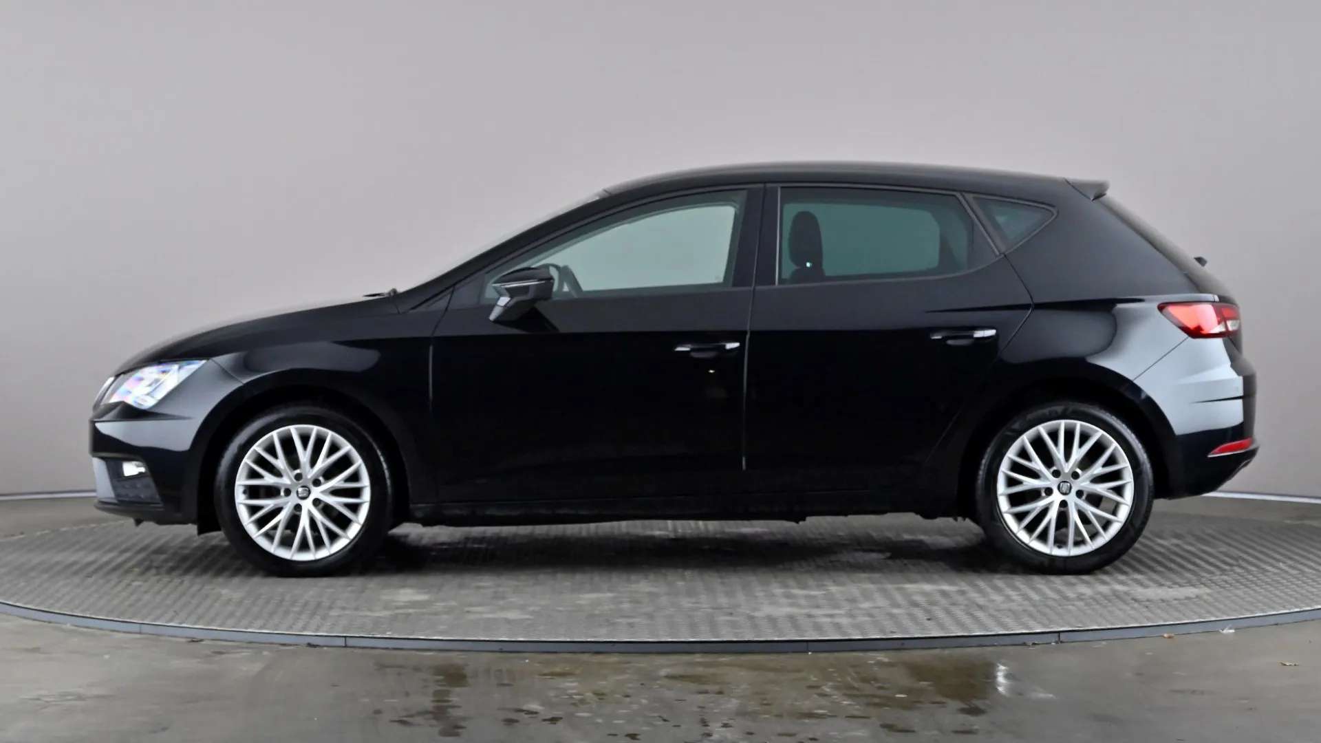 A 2018 SEAT LEON 1.2 TSI SE Dynamic Technology A 2018 SEAT LEON 1.2 TSI SE Dynamic Technology