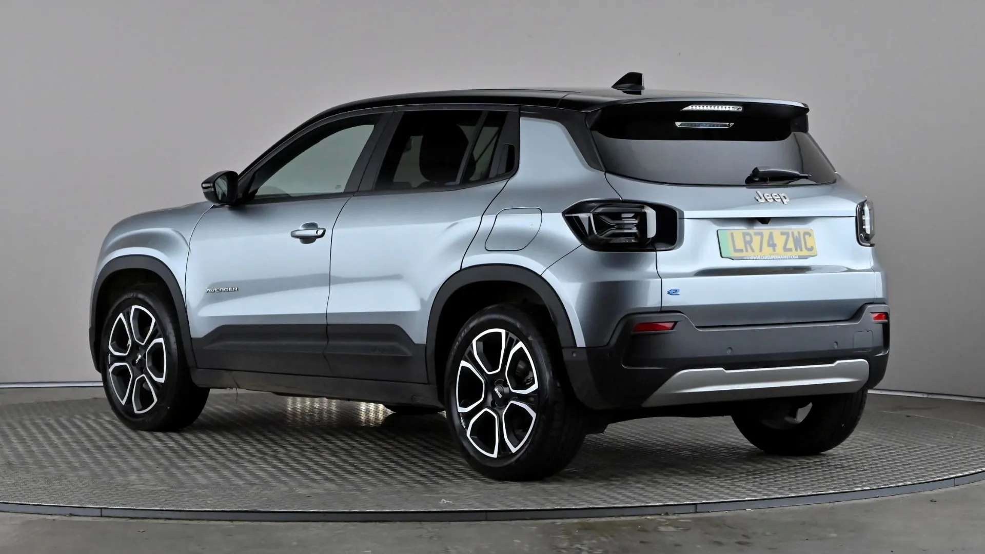 A 2024 JEEP AVENGER 115kW Summit 54kWh Auto A 2024 JEEP AVENGER 115kW Summit 54kWh Auto