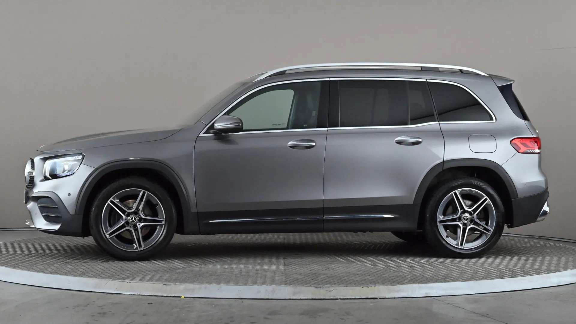 A 2022 MERCEDES-BENZ GLB GLB 200 AMG Line Premium 7G-Tronic A 2022 MERCEDES-BENZ GLB GLB 200 AMG Line Premium 7G-Tronic