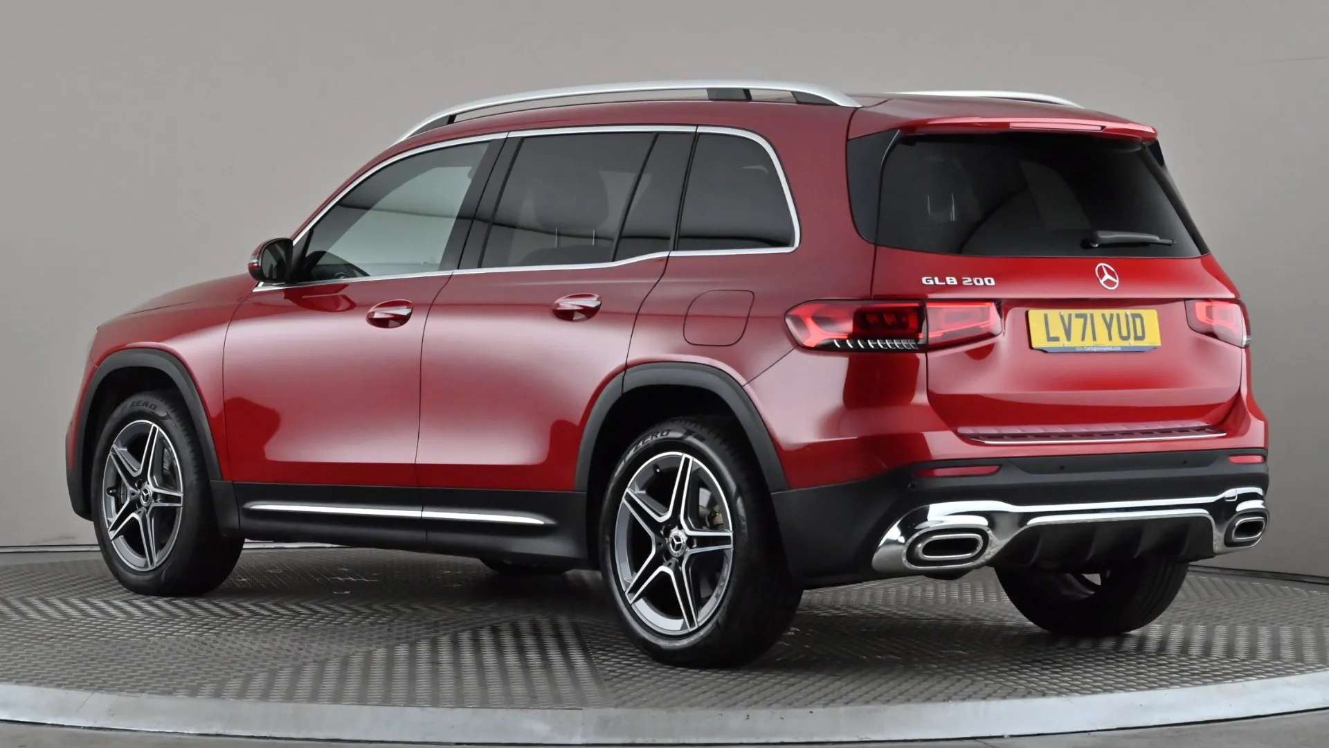 A 2022 MERCEDES-BENZ GLB GLB 200 AMG Line Premium 7G-Tronic A 2022 MERCEDES-BENZ GLB GLB 200 AMG Line Premium 7G-Tronic