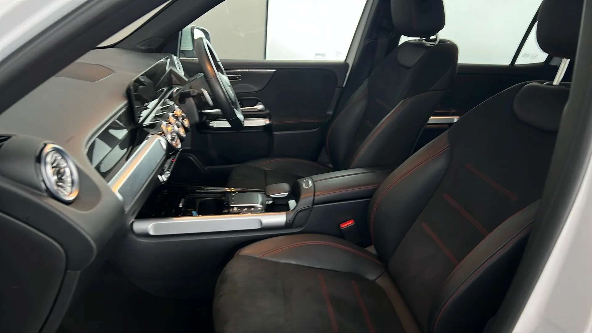 0 MERCEDES-BENZ GLB 0 MERCEDES-BENZ GLB