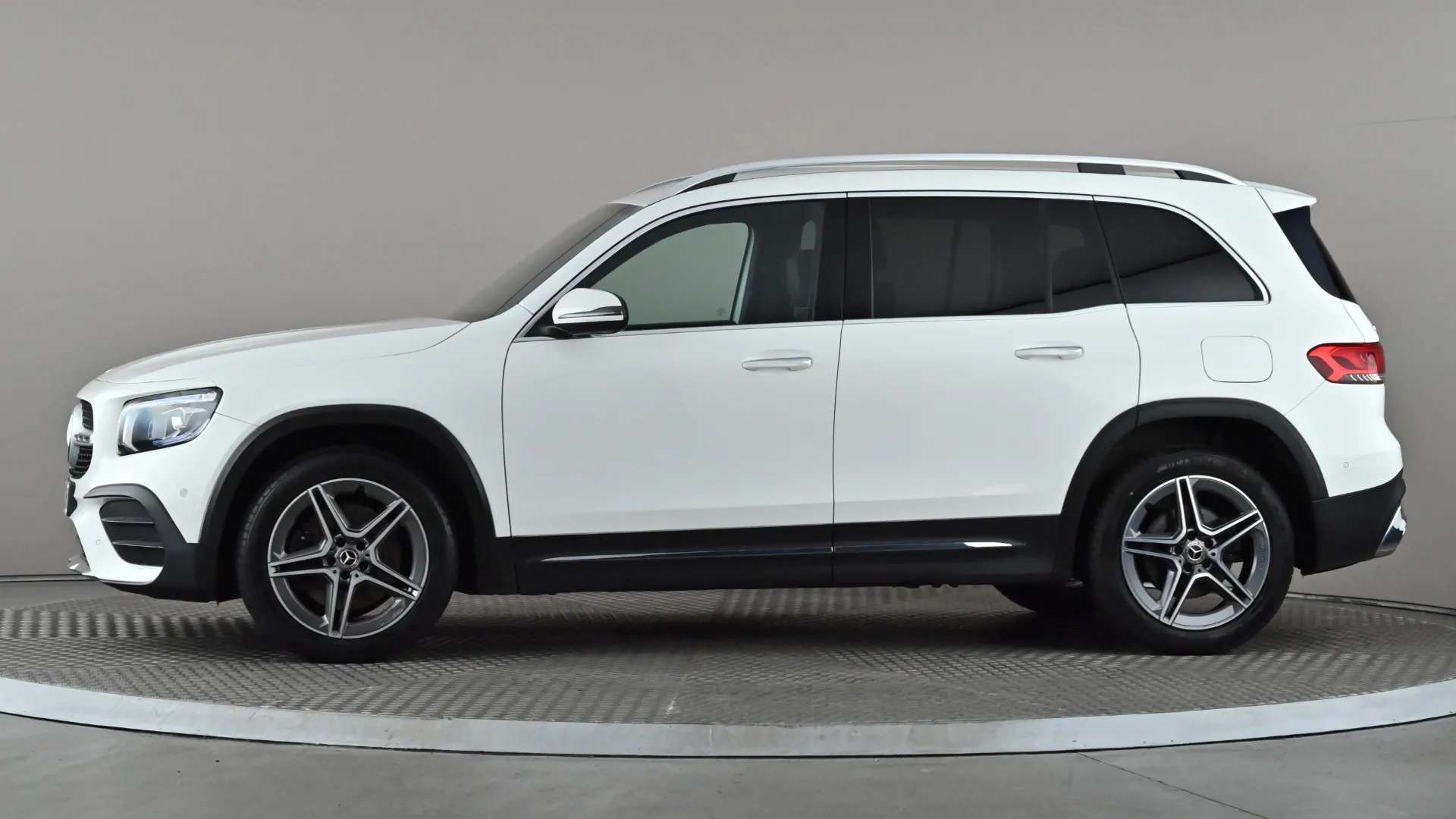 A 2020 MERCEDES-BENZ GLB GLB 220d 4Matic AMG Line Premium 8G-Tronic A 2020 MERCEDES-BENZ GLB GLB 220d 4Matic AMG Line Premium 8G-Tronic