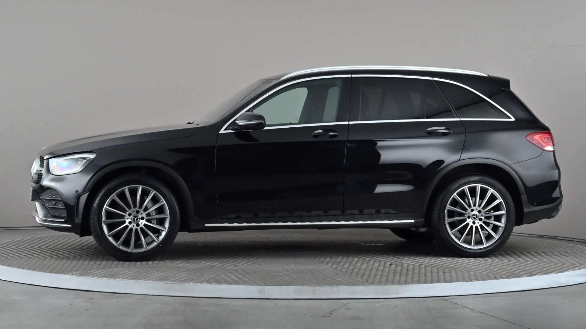 A 2020 MERCEDES-BENZ GLC GLC 300d 4Matic AMG Line Premium 9G-Tronic A 2020 MERCEDES-BENZ GLC GLC 300d 4Matic AMG Line Premium 9G-Tronic