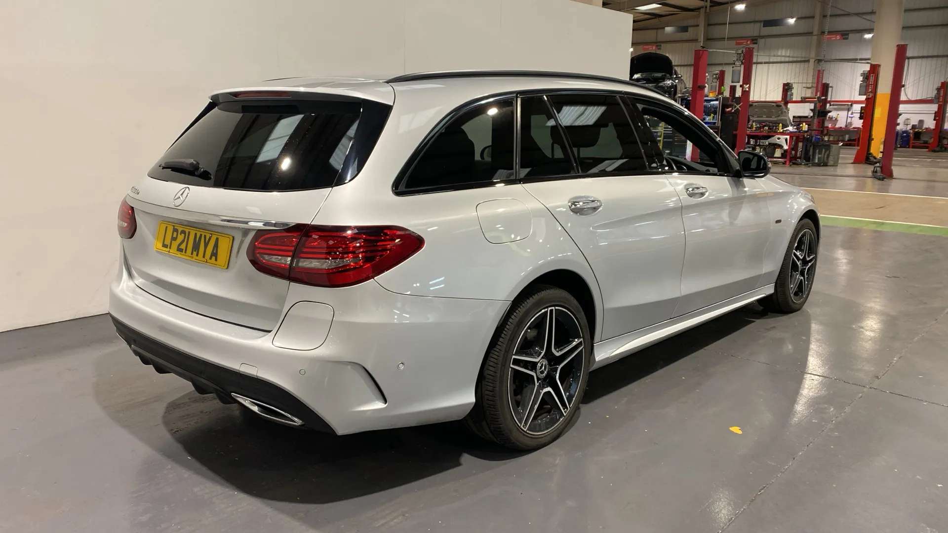 A 2021 MERCEDES-BENZ C CLASS C300de AMG Line Night Ed Premium + 9G-Tronic A 2021 MERCEDES-BENZ C CLASS C300de AMG Line Night Ed Premium + 9G-Tronic