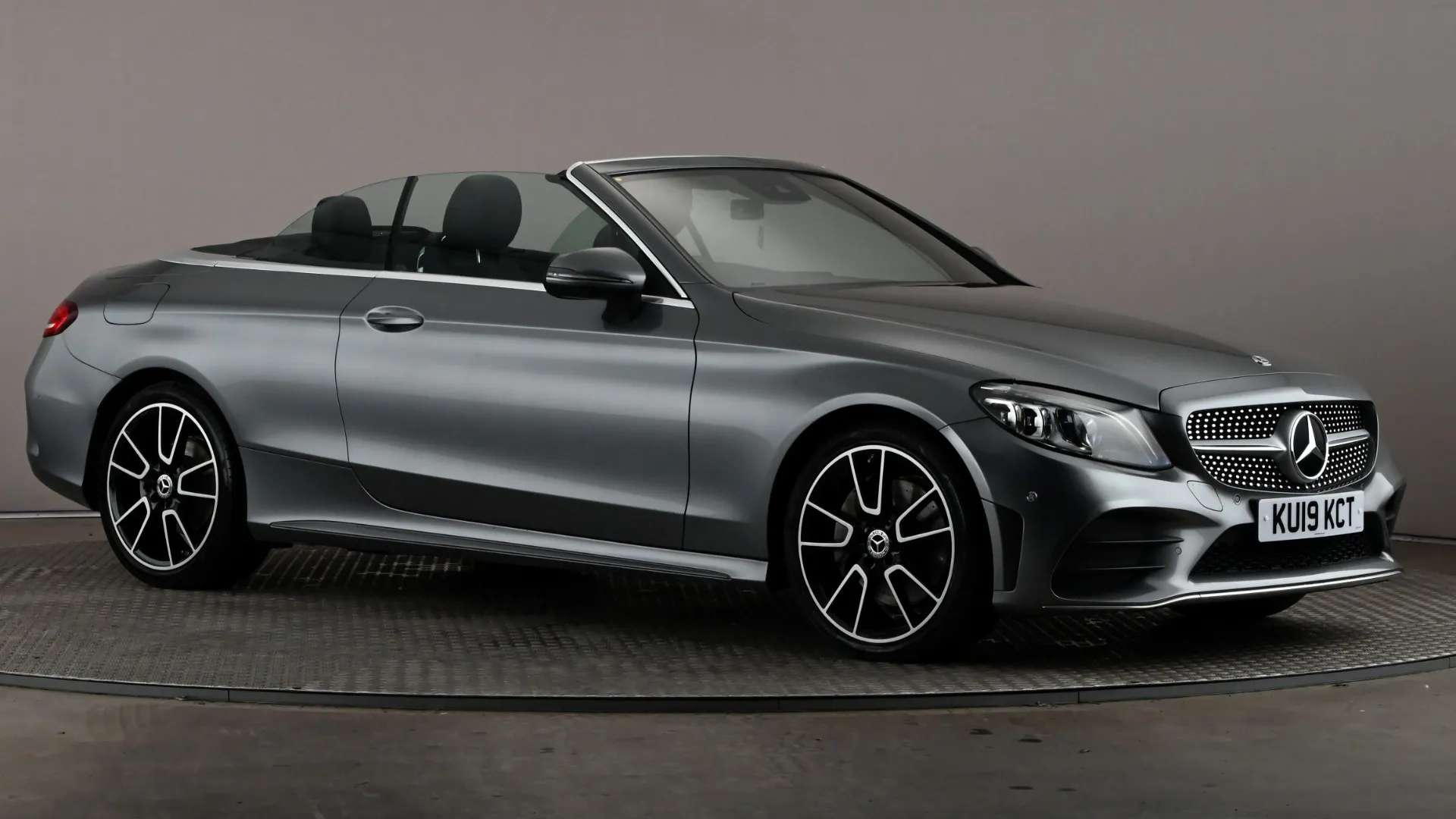 A 2019 MERCEDES-BENZ C CLASS C300 AMG Line Premium 9G-Tronic A 2019 MERCEDES-BENZ C CLASS C300 AMG Line Premium 9G-Tronic