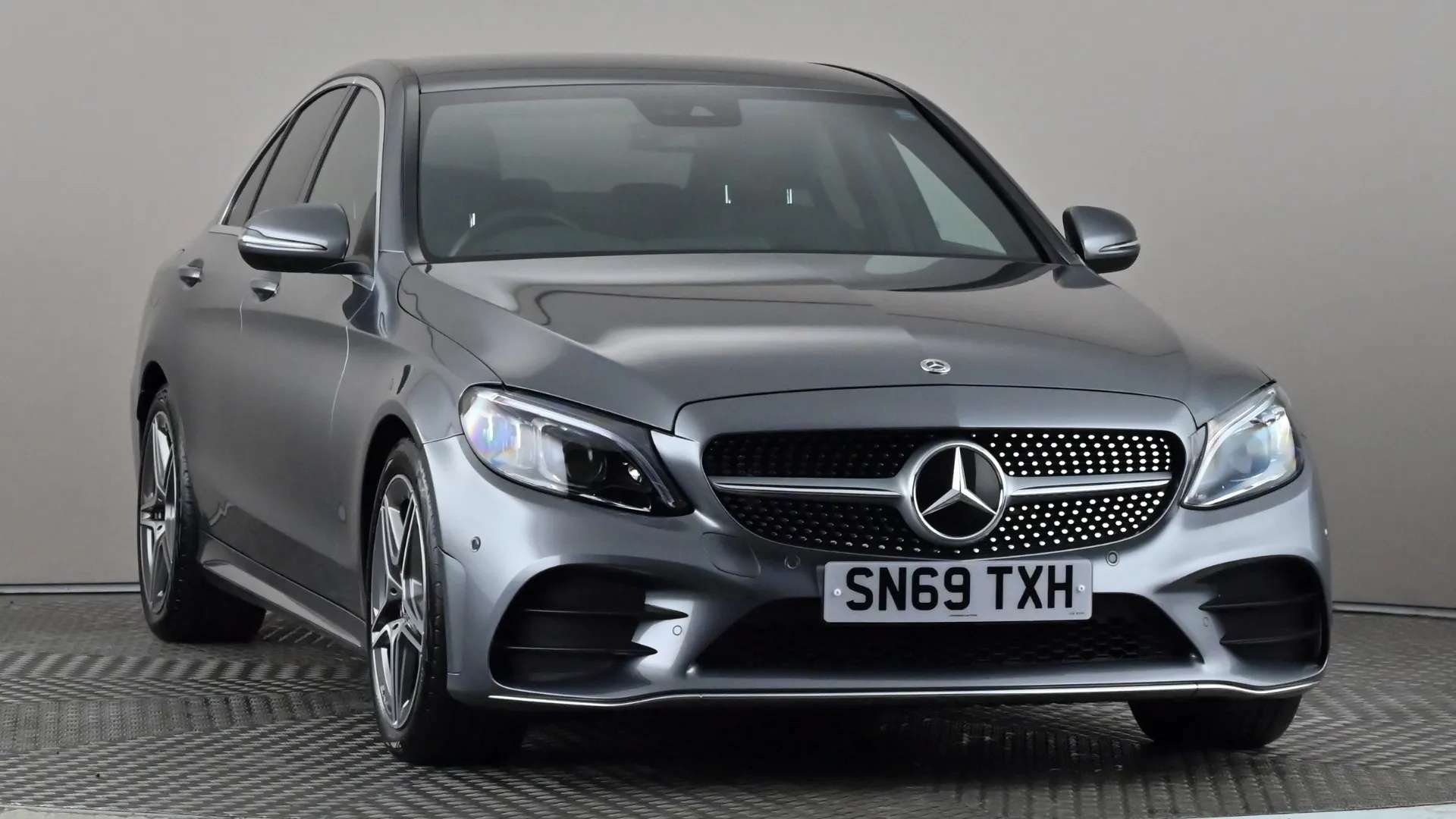A 2019 MERCEDES-BENZ C CLASS C300d AMG Line Edition Premium 9G-Tronic A 2019 MERCEDES-BENZ C CLASS C300d AMG Line Edition Premium 9G-Tronic