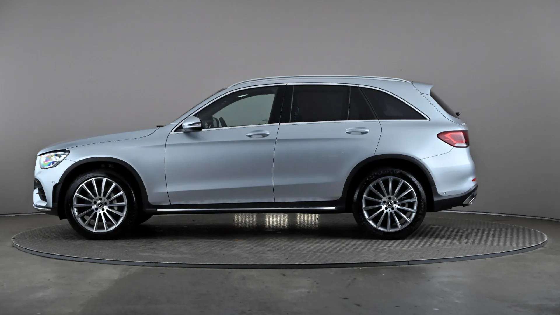 A 2022 MERCEDES-BENZ GLC GLC 300 4Matic AMG Line Premium 9G-Tronic A 2022 MERCEDES-BENZ GLC GLC 300 4Matic AMG Line Premium 9G-Tronic