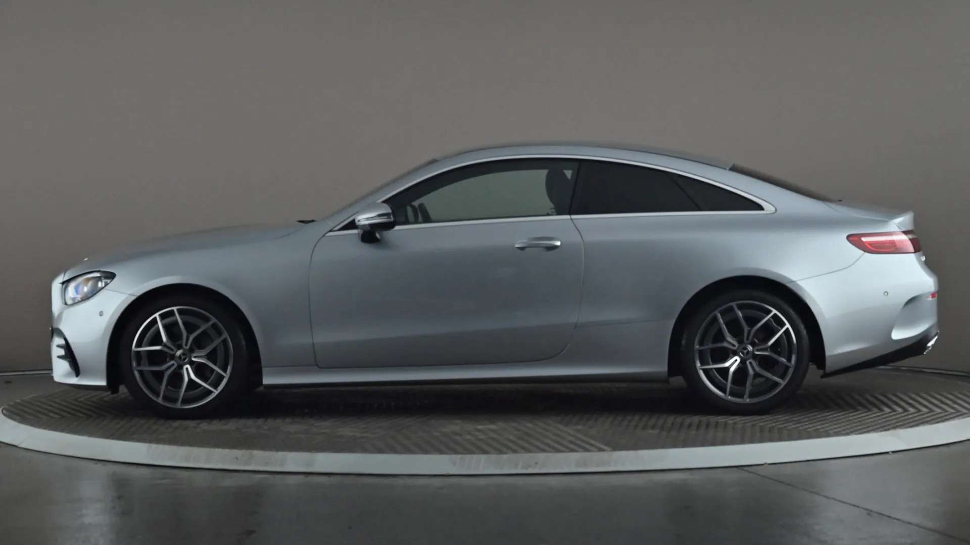 A 2021 MERCEDES-BENZ E CLASS E220d AMG Line Premium 9G-Tronic A 2021 MERCEDES-BENZ E CLASS E220d AMG Line Premium 9G-Tronic