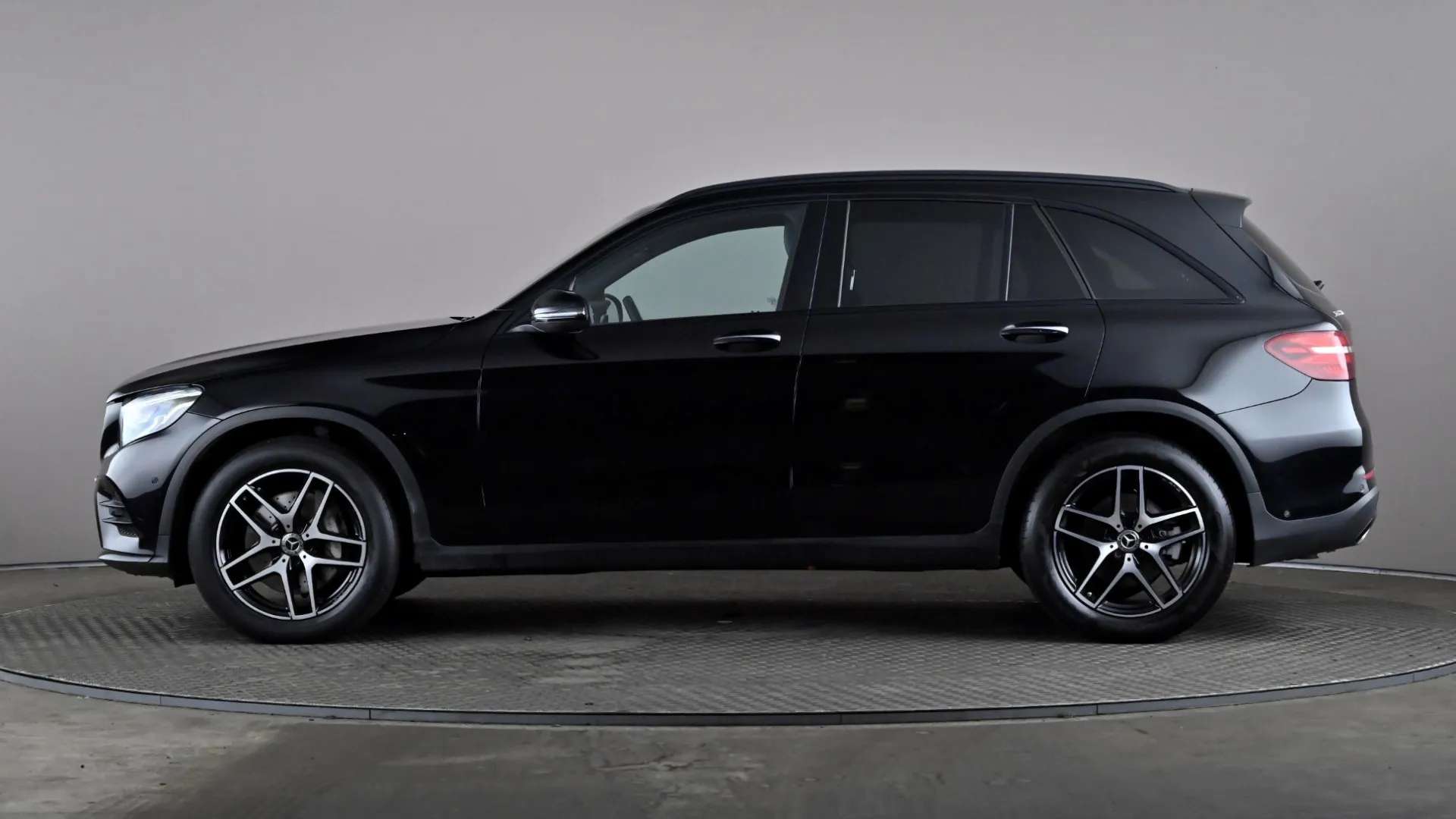 A 2016 MERCEDES-BENZ GLC GLC 220d 4Matic AMG Line Premium 9G-Tronic A 2016 MERCEDES-BENZ GLC GLC 220d 4Matic AMG Line Premium 9G-Tronic