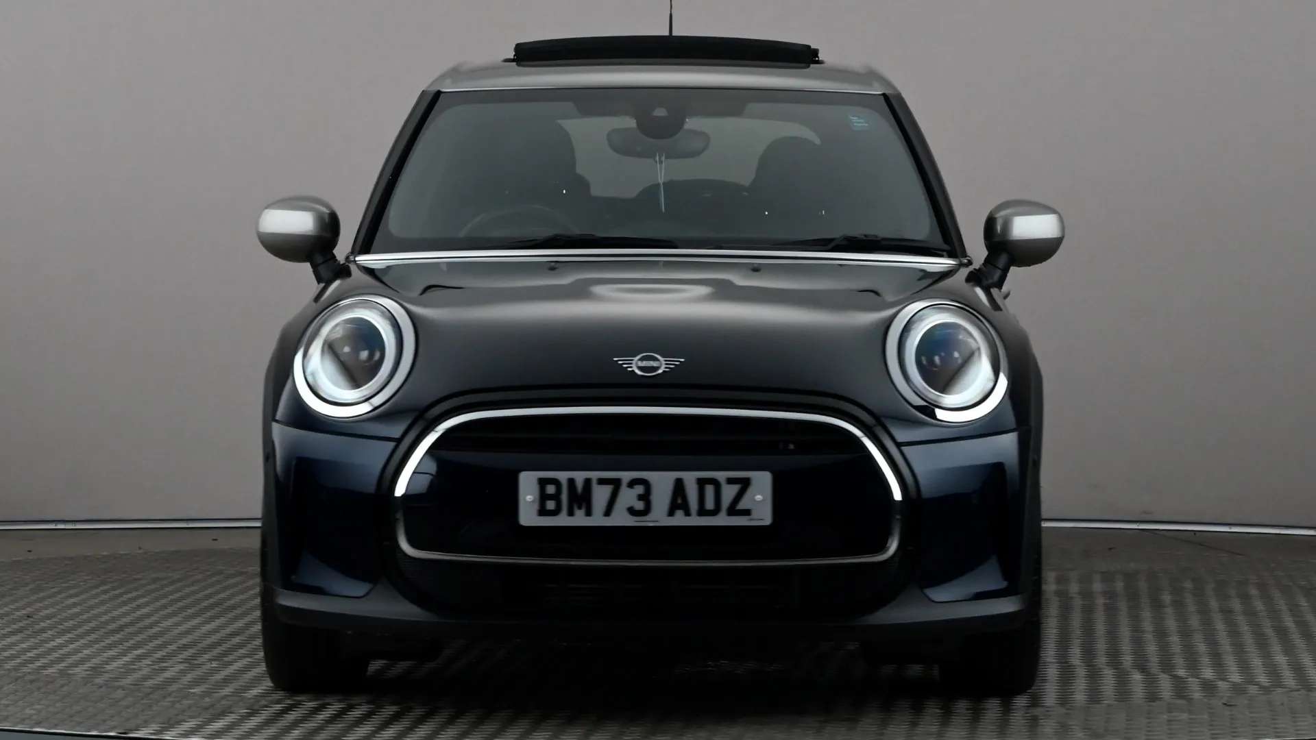 A 2024 MINI HATCH 1.5 Cooper Exclusive Premium Plus Auto A 2024 MINI HATCH 1.5 Cooper Exclusive Premium Plus Auto