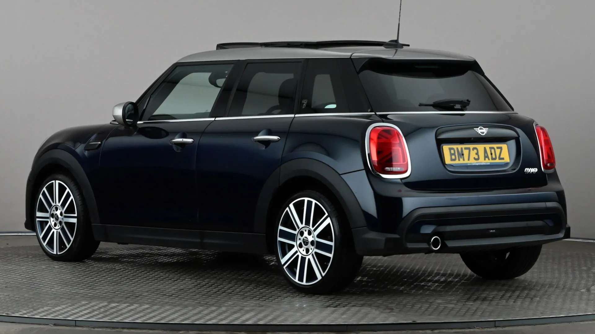 A 2024 MINI HATCH 1.5 Cooper Exclusive Premium Plus Auto A 2024 MINI HATCH 1.5 Cooper Exclusive Premium Plus Auto