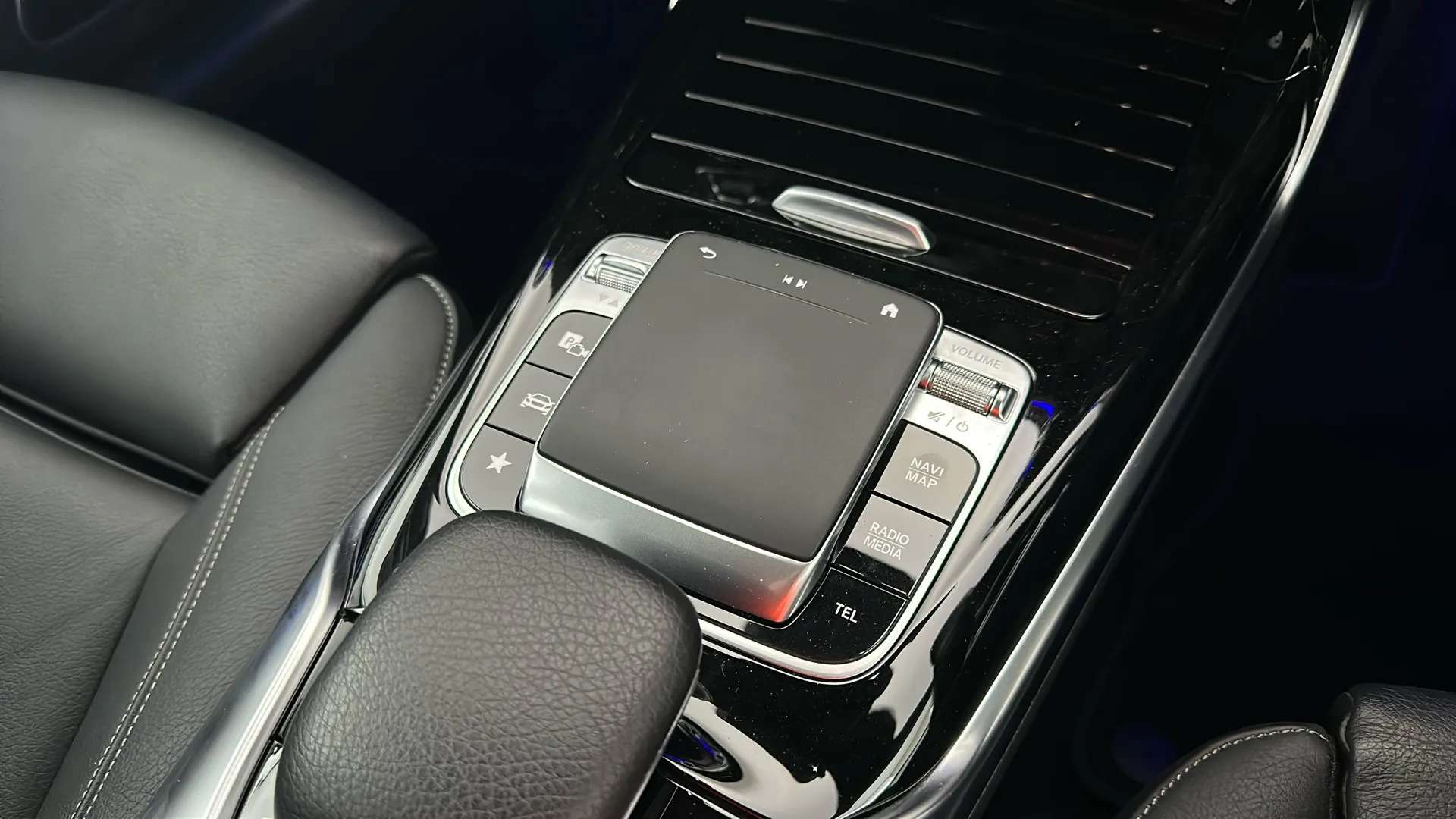 2019 MERCEDES-BENZ A CLASS 2019 MERCEDES-BENZ A CLASS