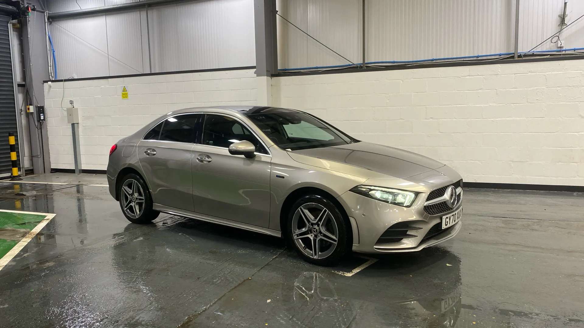 A 2020 MERCEDES-BENZ A CLASS A250e AMG Line Premium Plus Auto A 2020 MERCEDES-BENZ A CLASS A250e AMG Line Premium Plus Auto