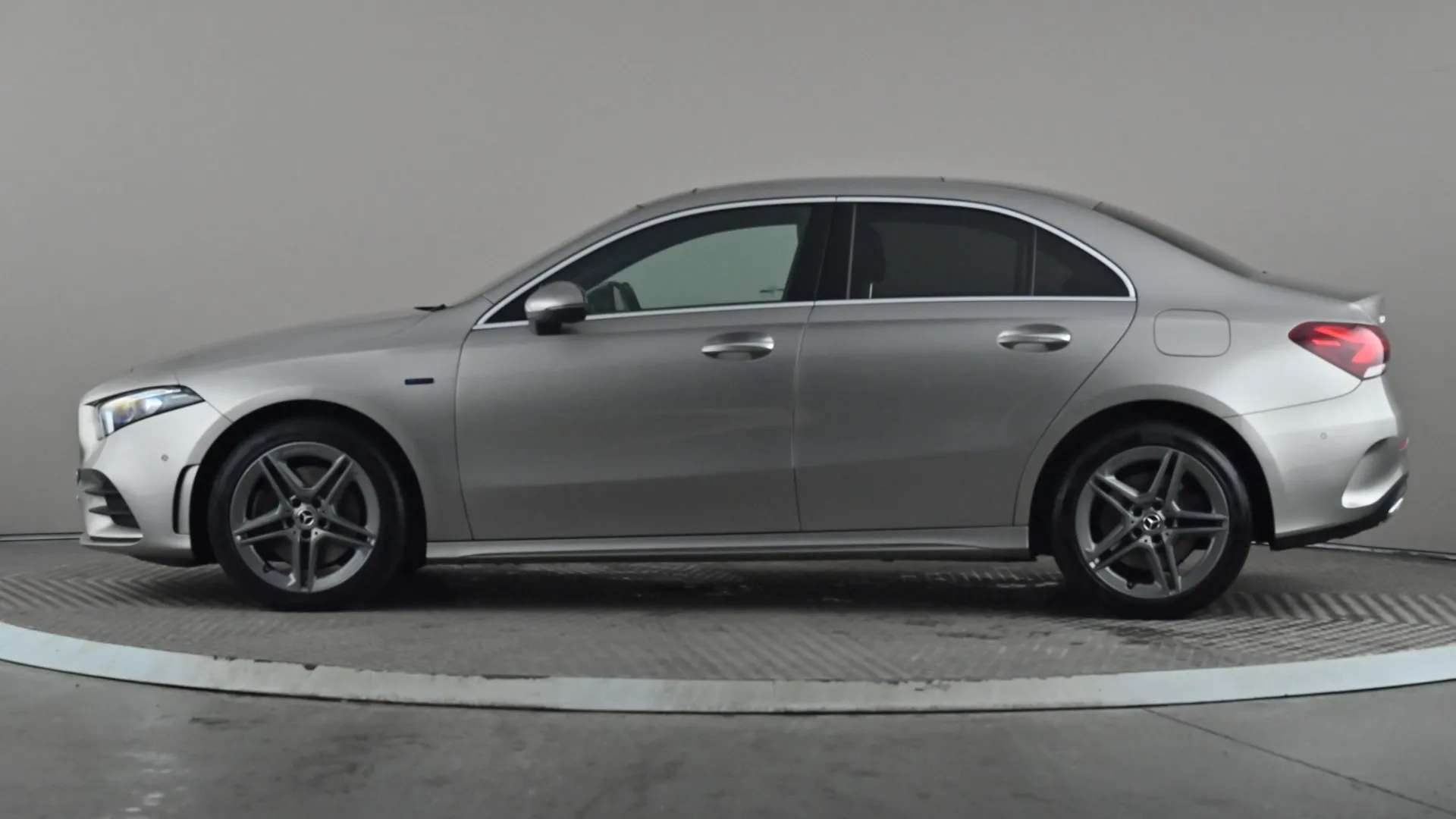 A 2020 MERCEDES-BENZ A CLASS A250e AMG Line Premium Plus Auto A 2020 MERCEDES-BENZ A CLASS A250e AMG Line Premium Plus Auto