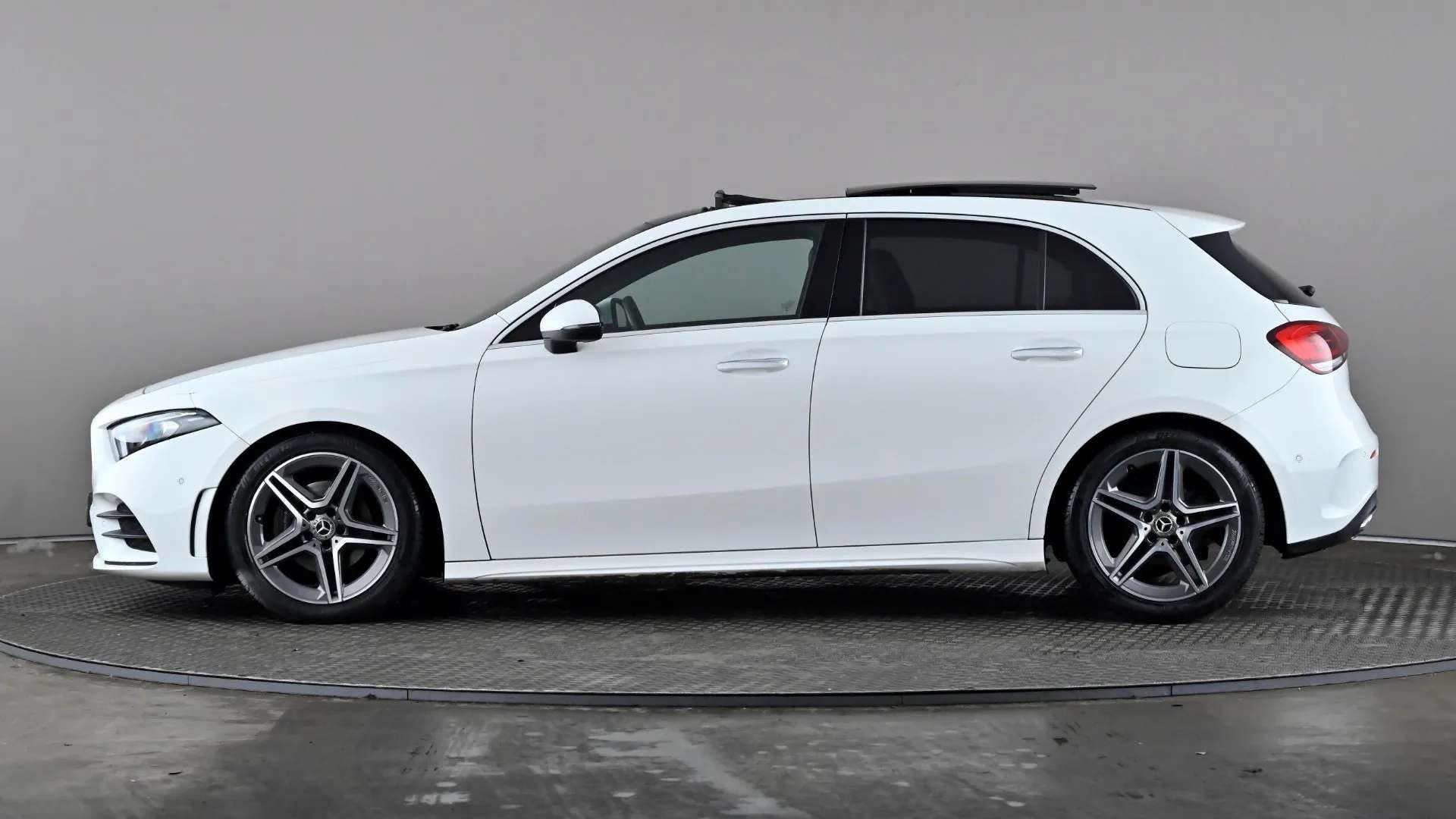 A 2019 MERCEDES-BENZ A CLASS A200d AMG Line Premium Plus Auto A 2019 MERCEDES-BENZ A CLASS A200d AMG Line Premium Plus Auto