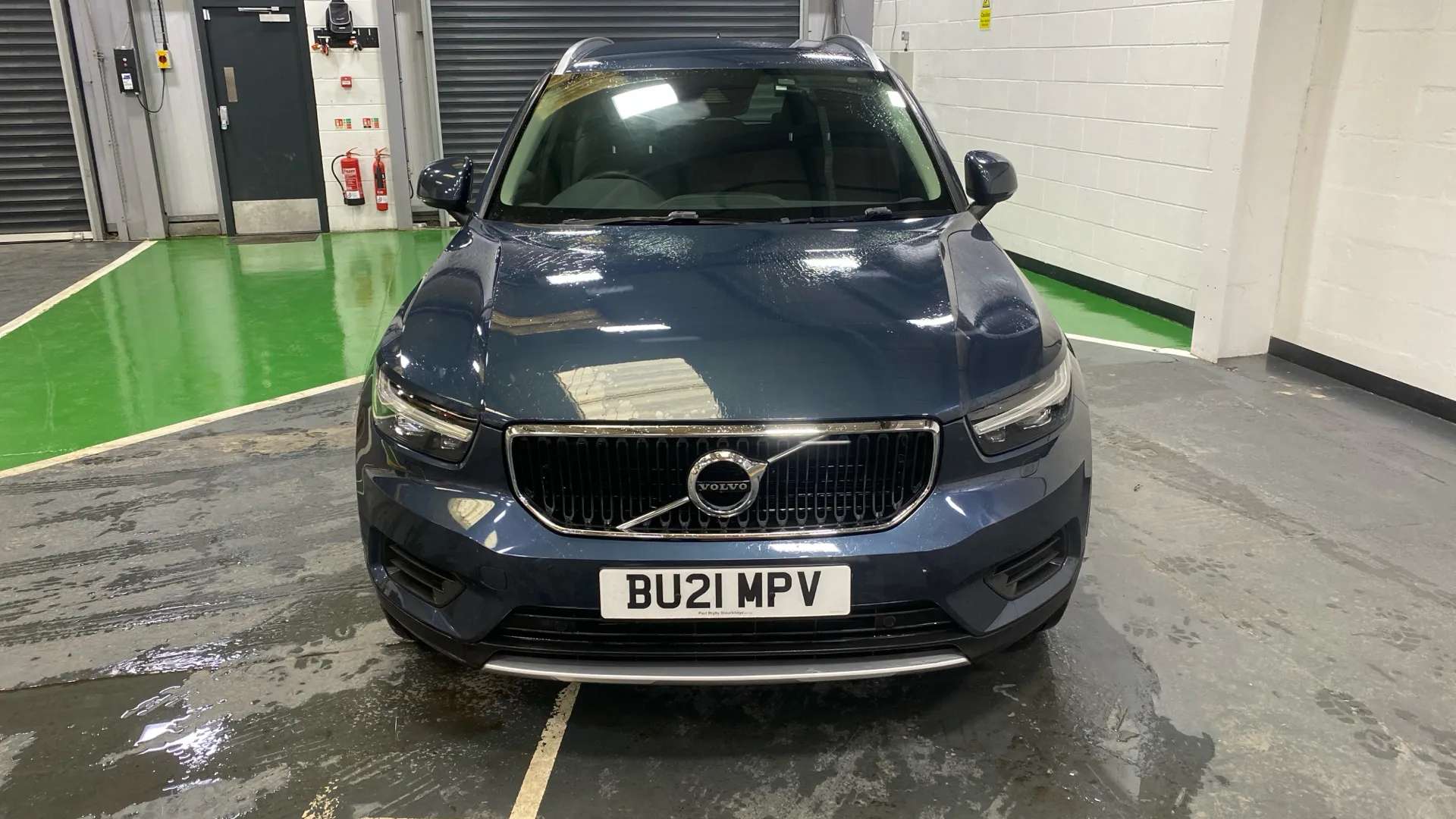 A 2021 VOLVO XC40 2.0 B4P Momentum Auto A 2021 VOLVO XC40 2.0 B4P Momentum Auto