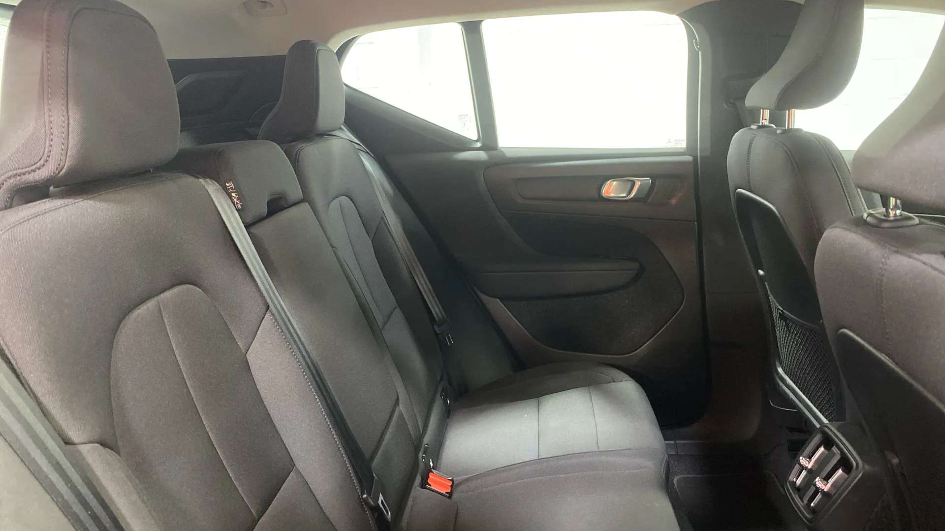 2021 VOLVO XC40 2021 VOLVO XC40