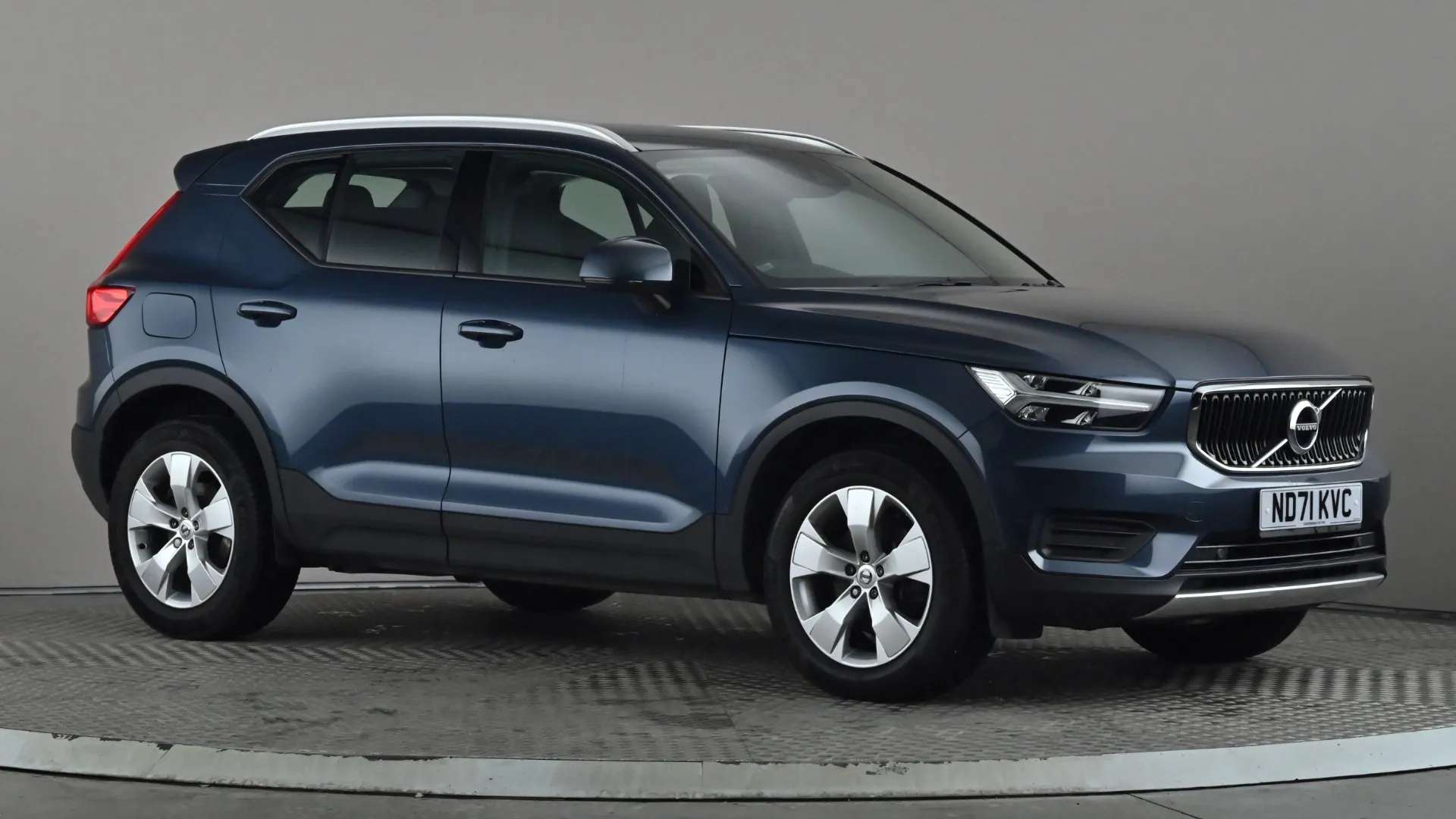 A 2021 VOLVO XC40 2.0 B4P Momentum Auto A 2021 VOLVO XC40 2.0 B4P Momentum Auto
