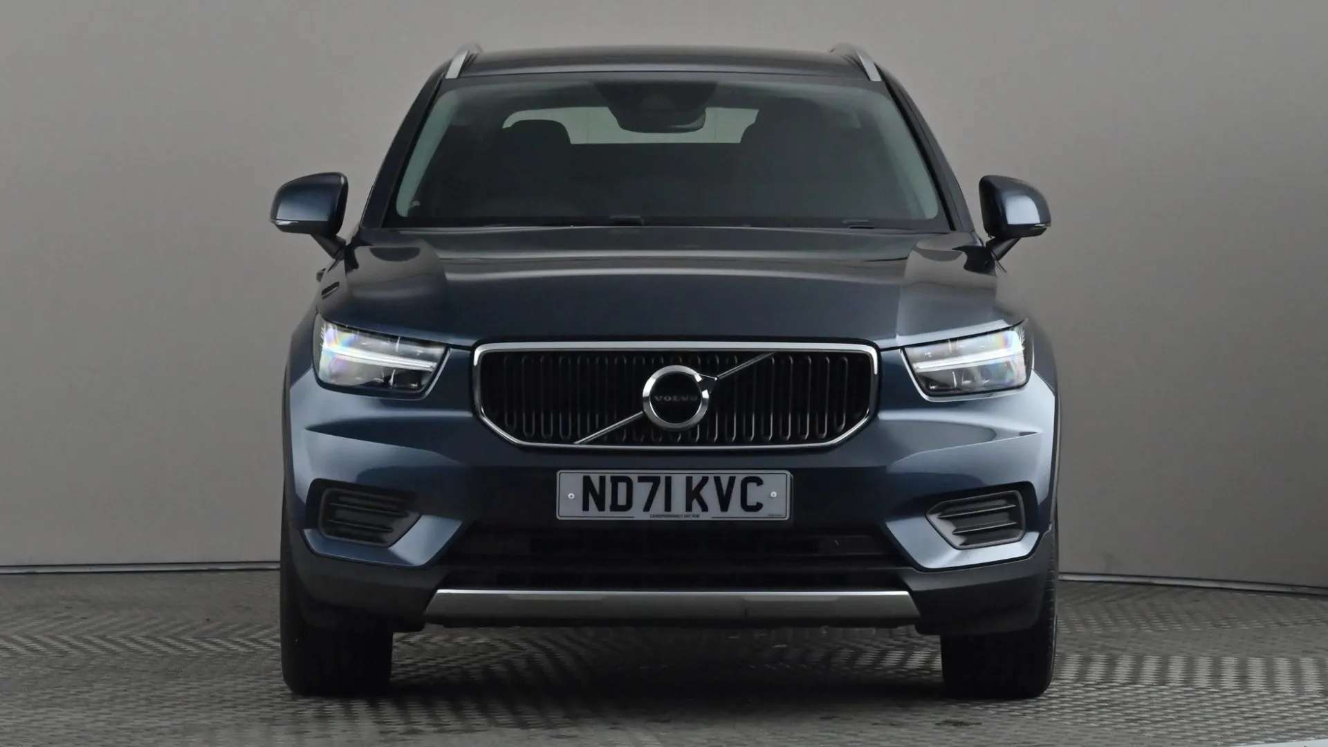 A 2021 VOLVO XC40 2.0 B4P Momentum Auto A 2021 VOLVO XC40 2.0 B4P Momentum Auto