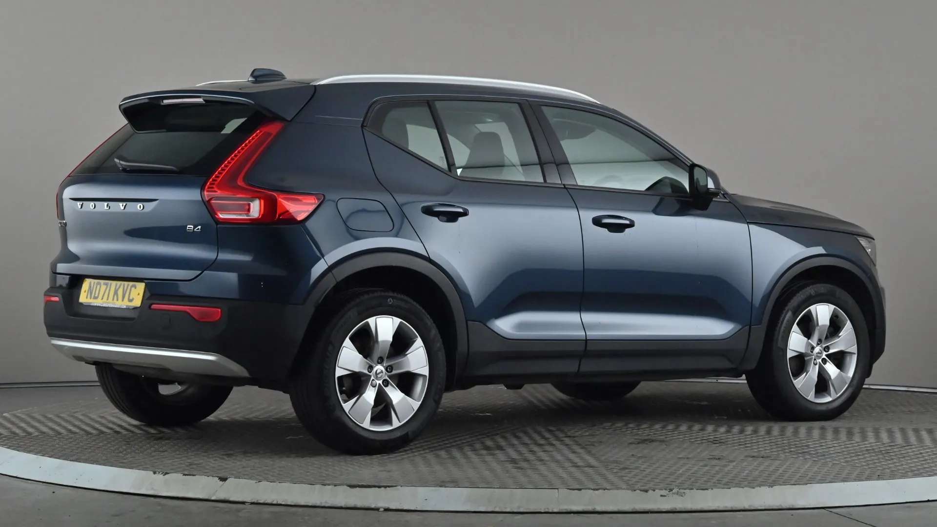 2021 VOLVO XC40 2021 VOLVO XC40