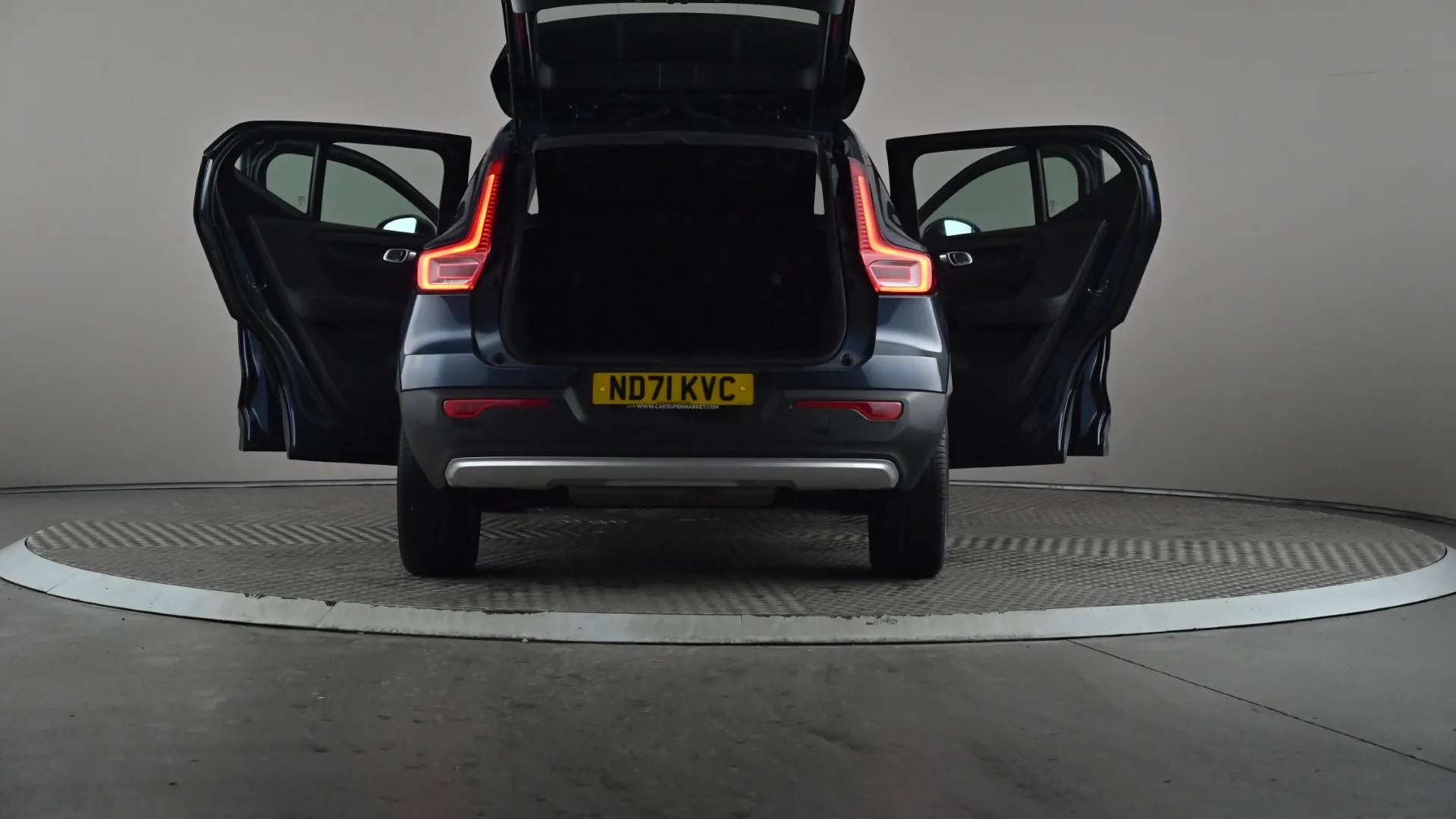 2021 VOLVO XC40 2021 VOLVO XC40