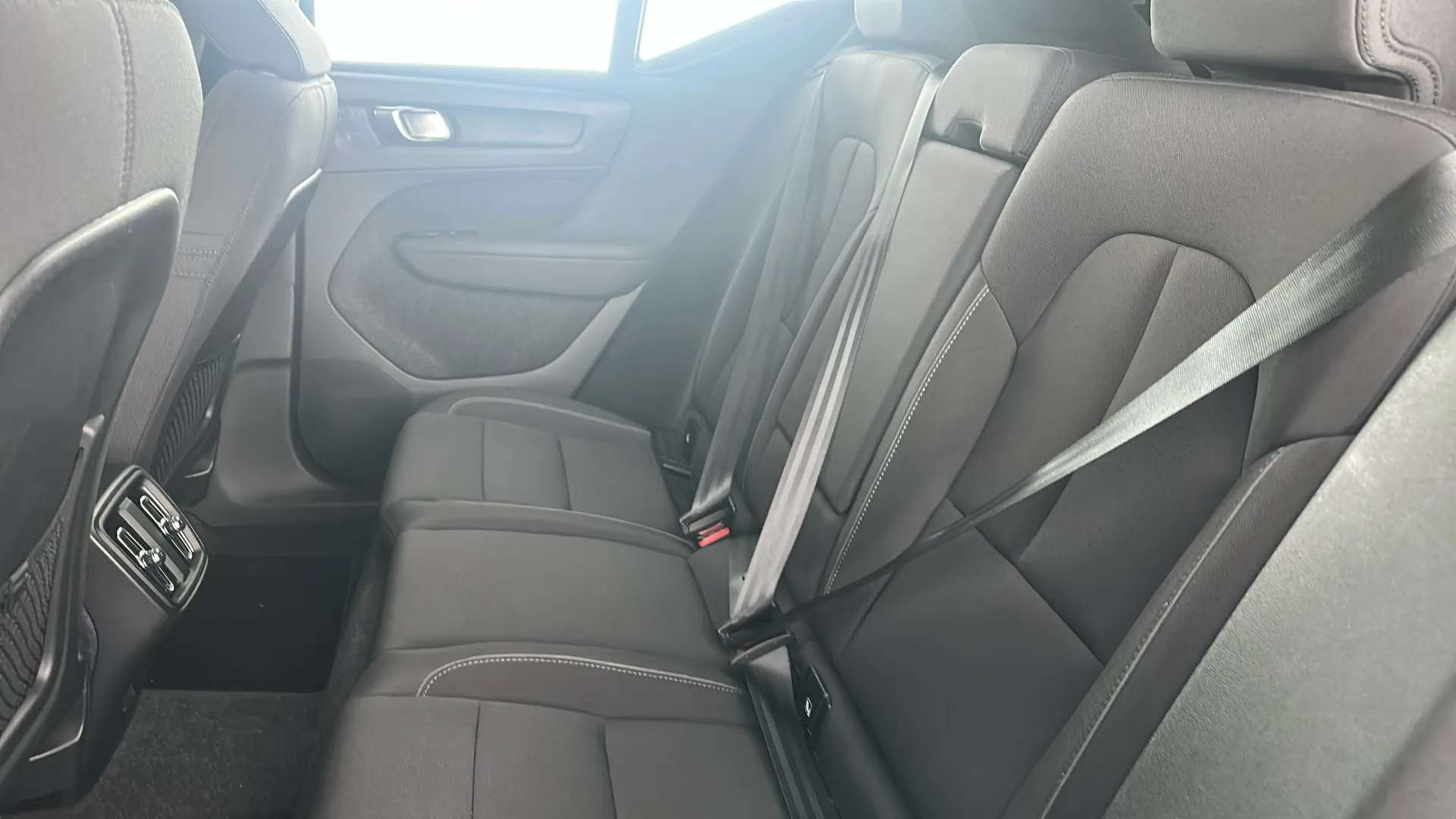 2021 VOLVO XC40 2021 VOLVO XC40