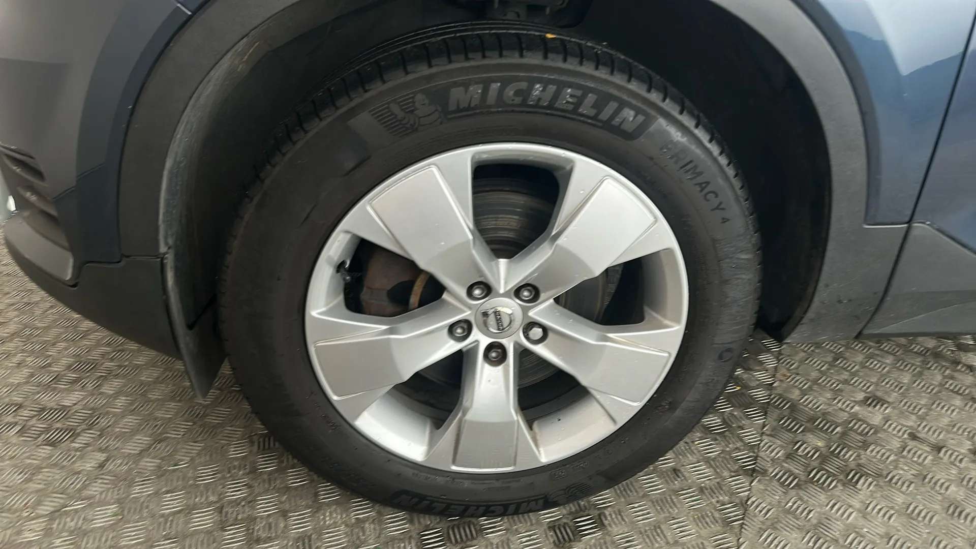 2021 VOLVO XC40 2021 VOLVO XC40