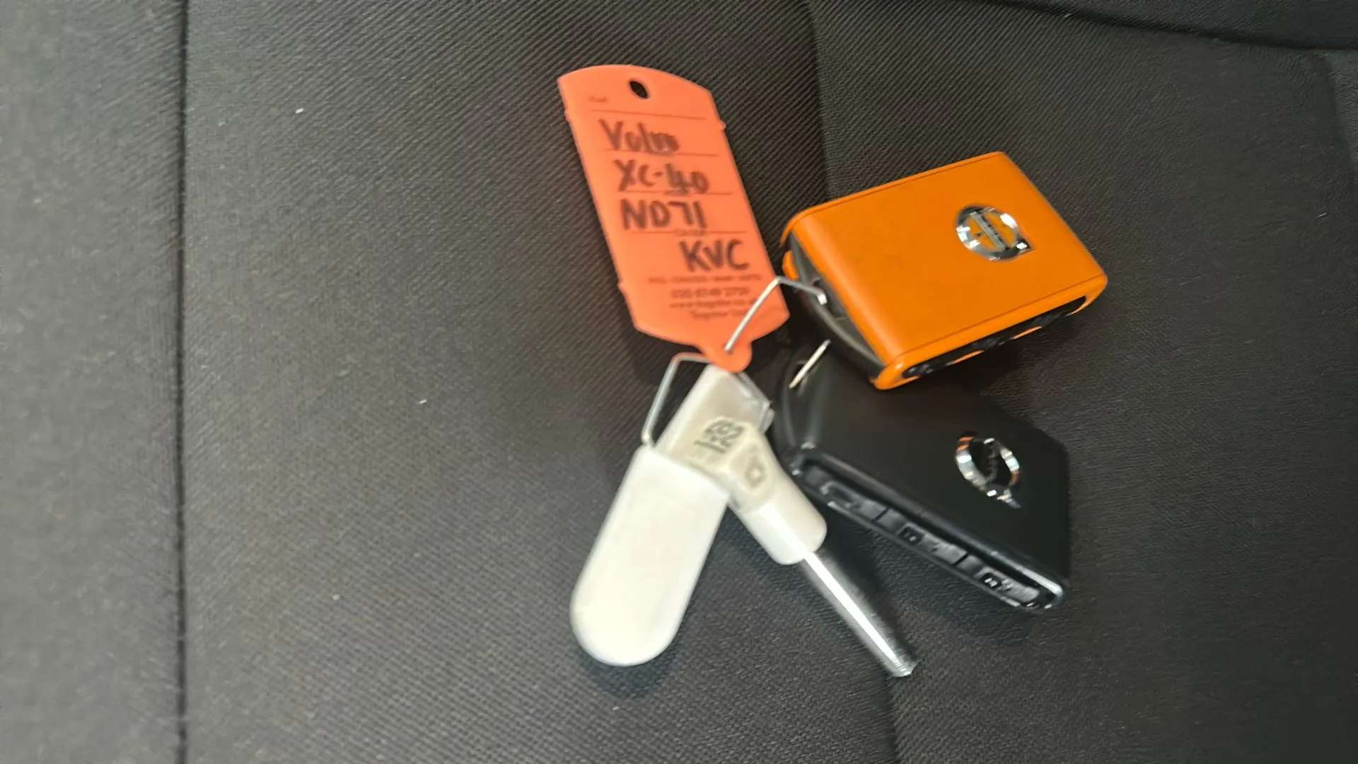 2021 VOLVO XC40 2021 VOLVO XC40